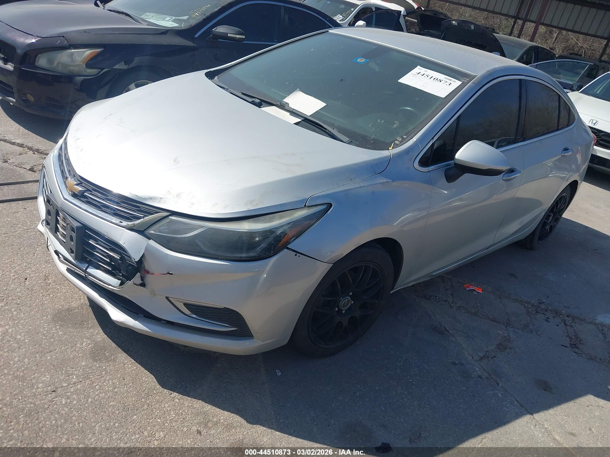 CHEVROLET CRUZE image 2