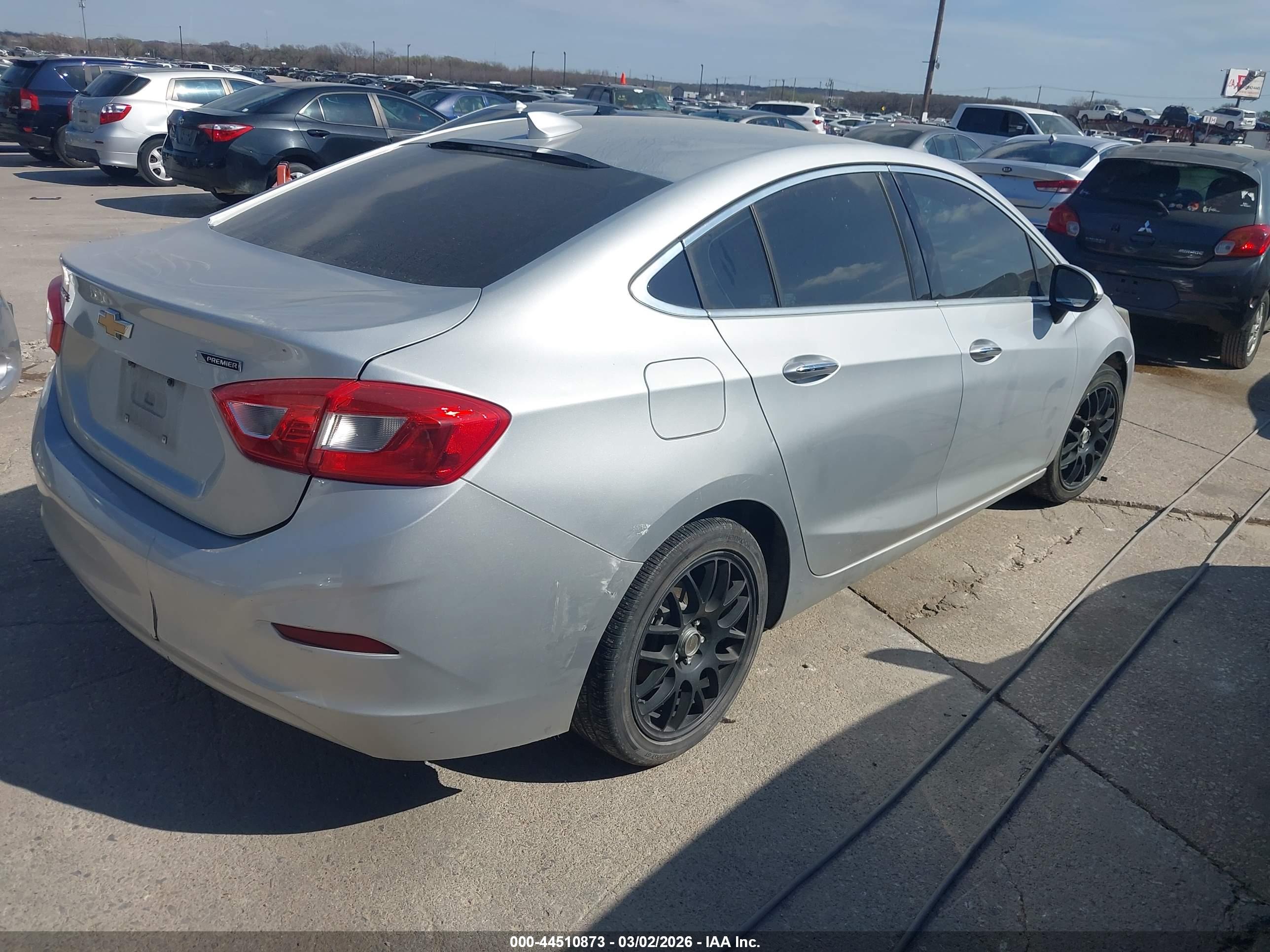 CHEVROLET CRUZE image 4