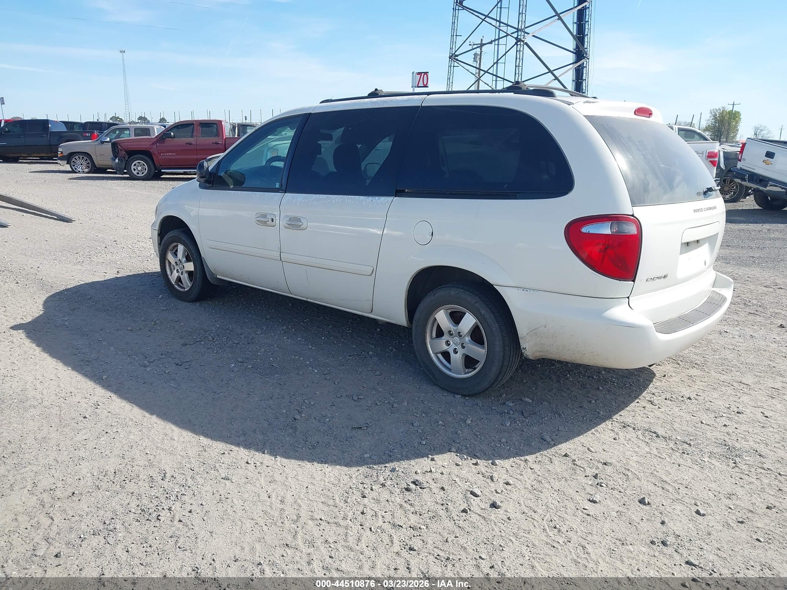DODGE GRAND image 3
