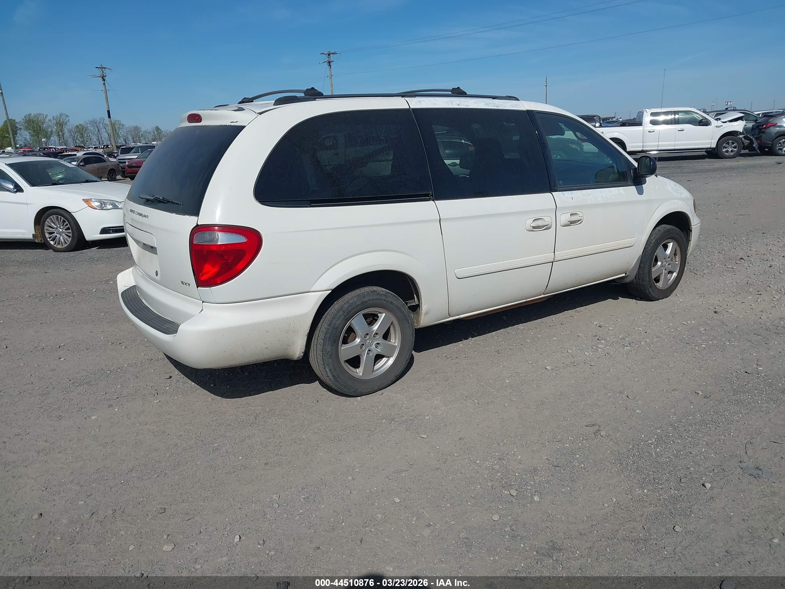 DODGE GRAND image 4