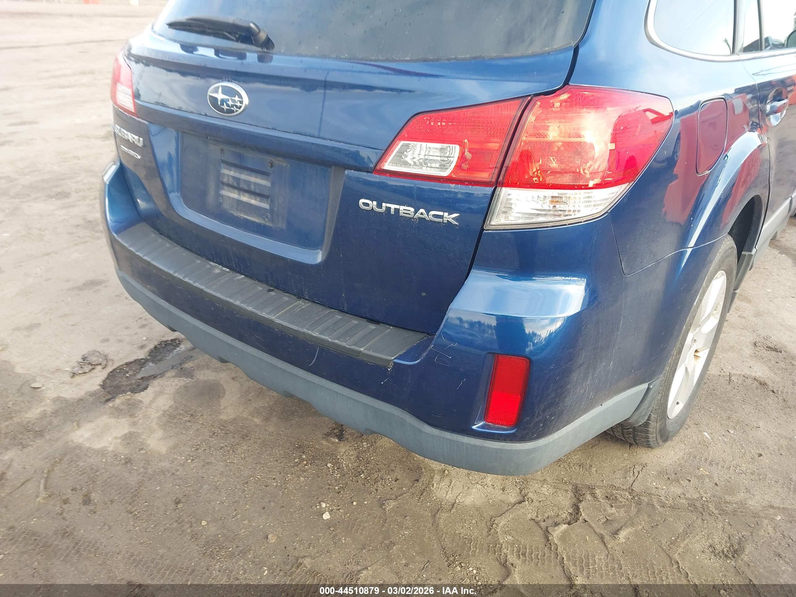 SUBARU OUTBACK image 6