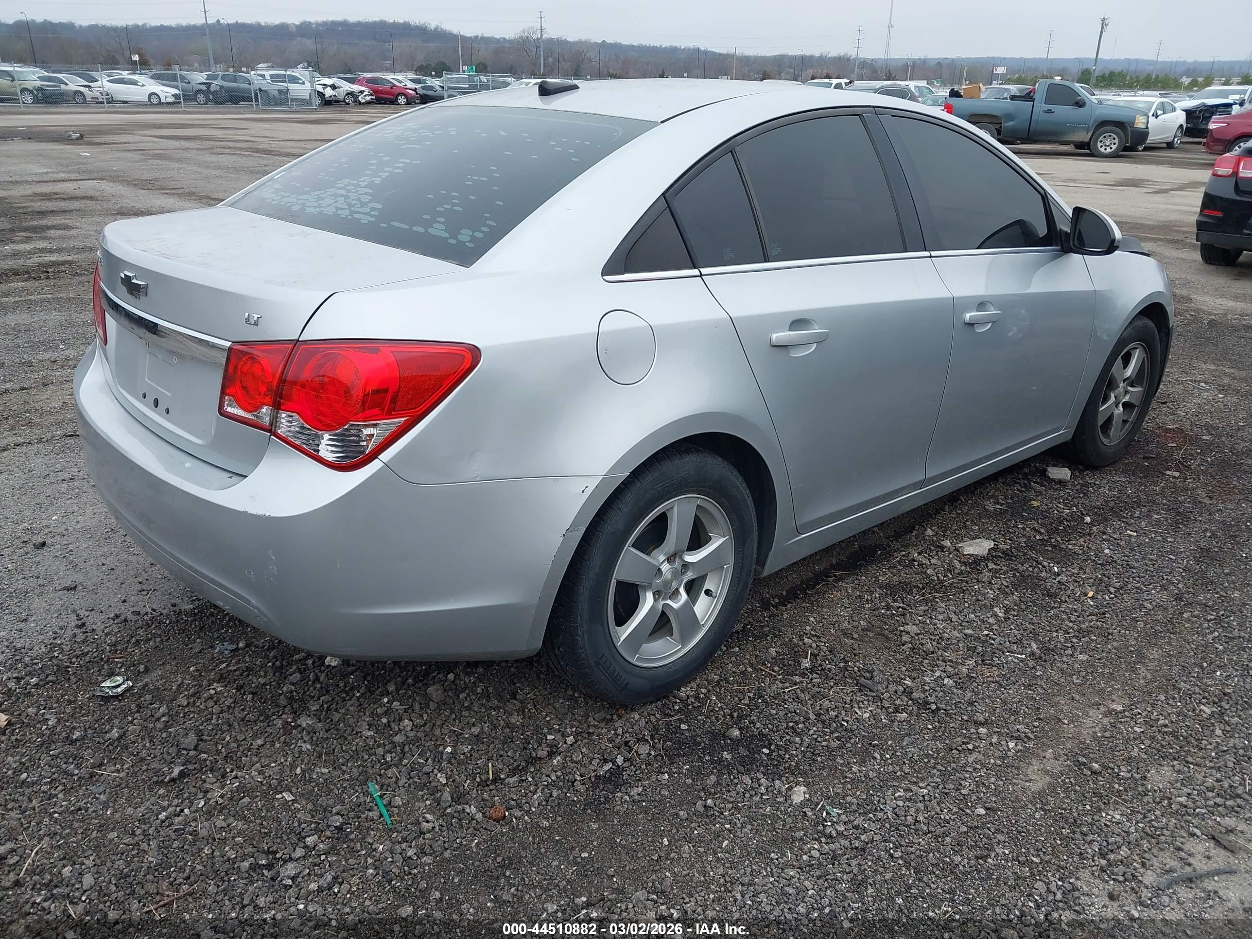 CHEVROLET CRUZE image 4