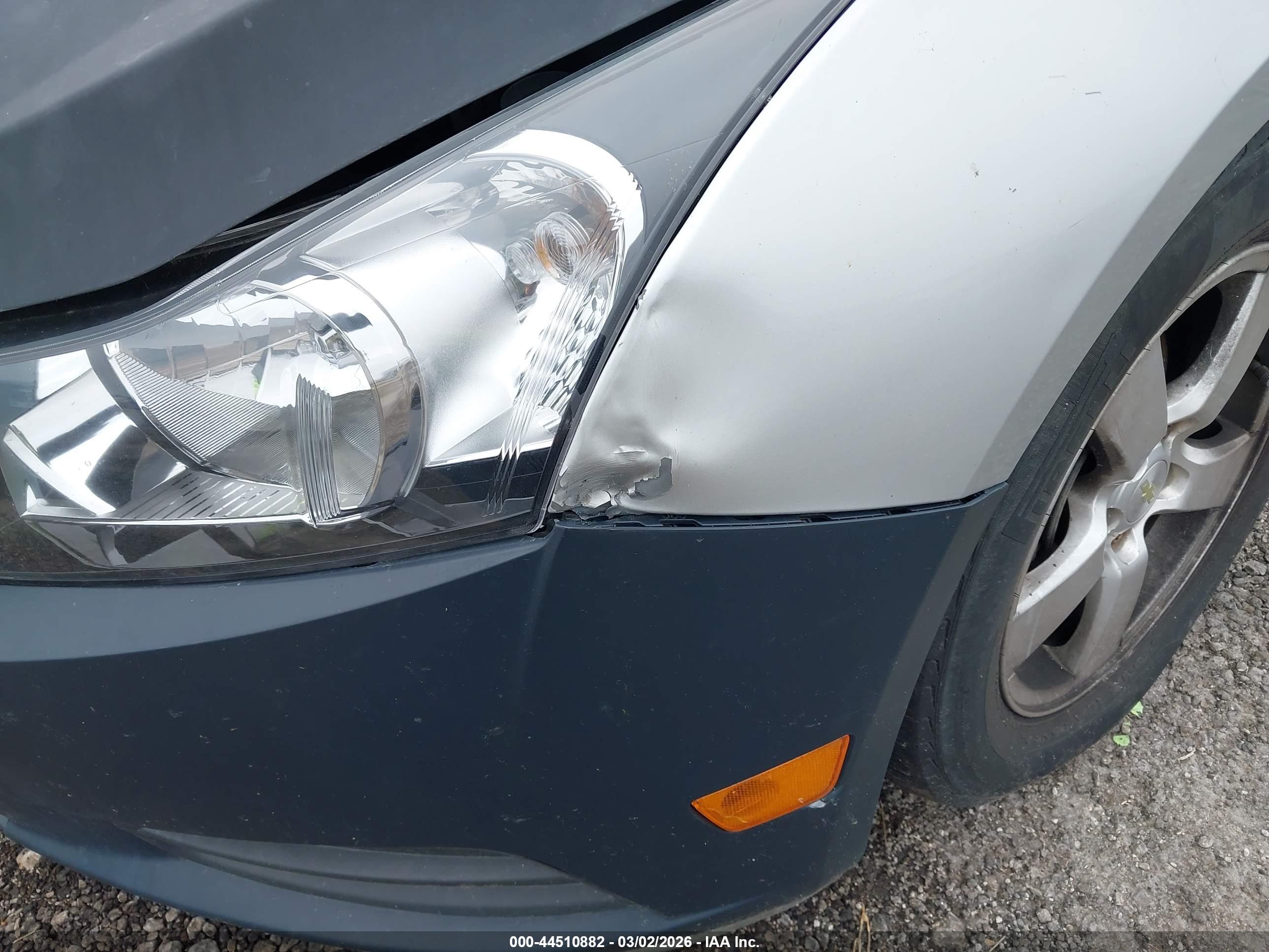 CHEVROLET CRUZE image 6
