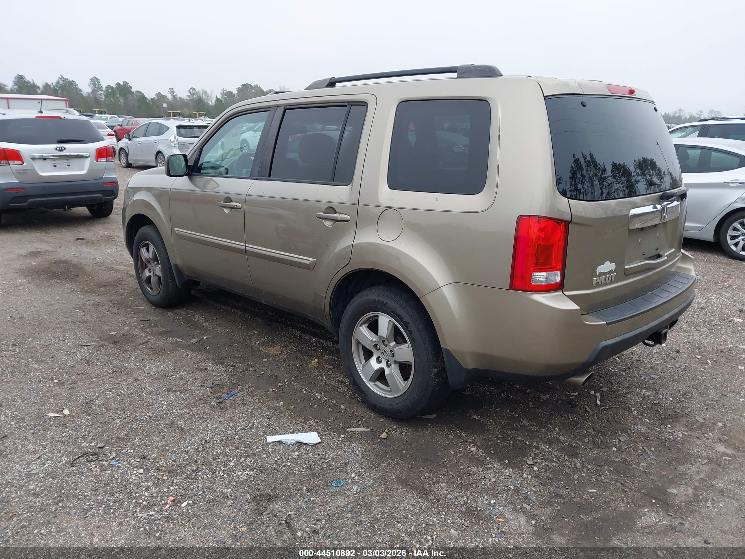 HONDA PILOT image 3