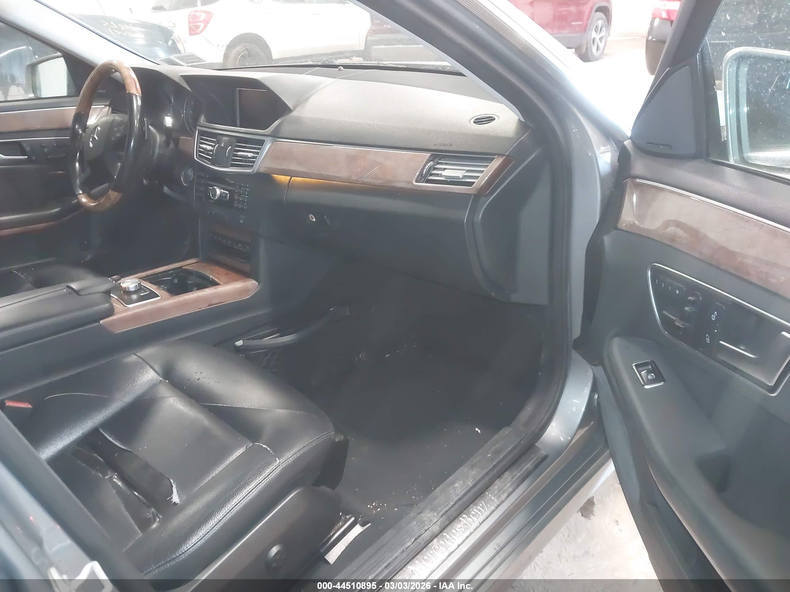 MERCEDES-BENZ E image 5