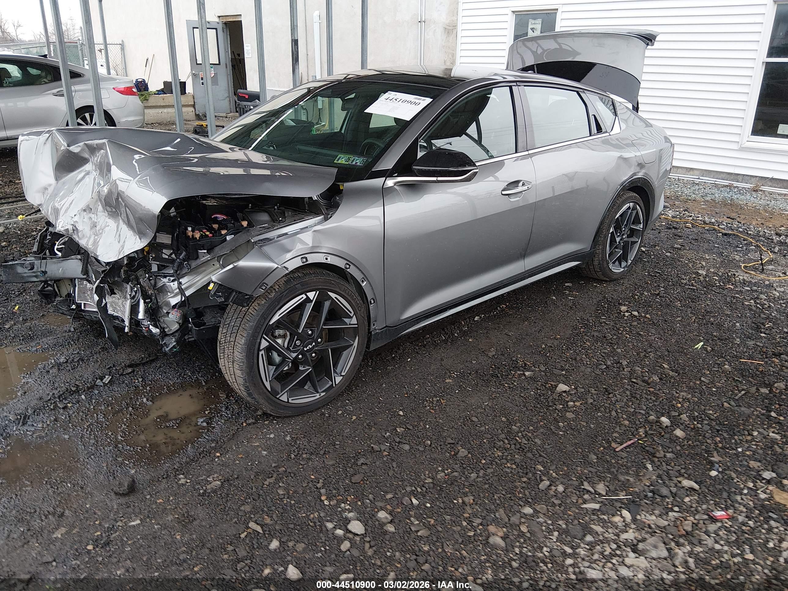 KIA K4 image 2