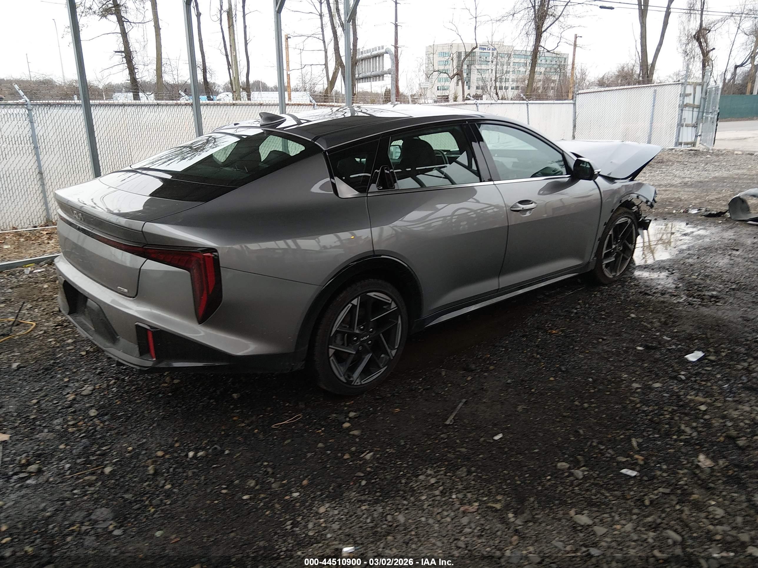 KIA K4 image 4