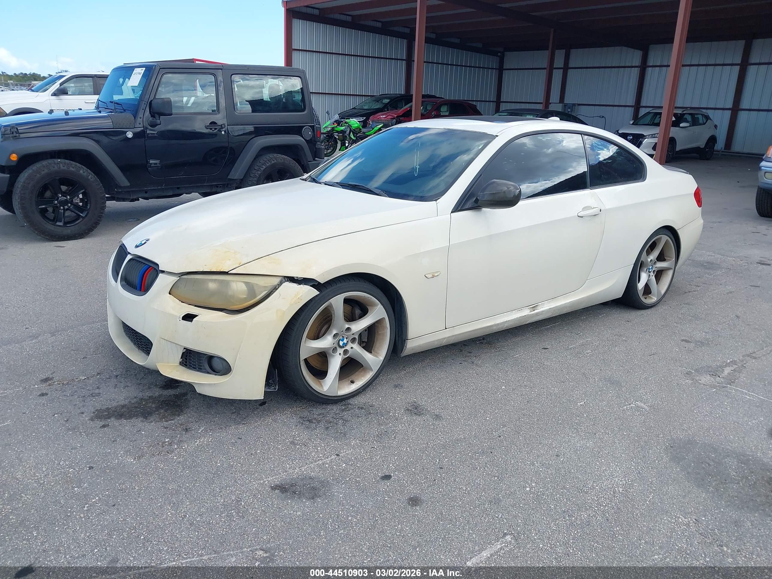BMW 335I image 2