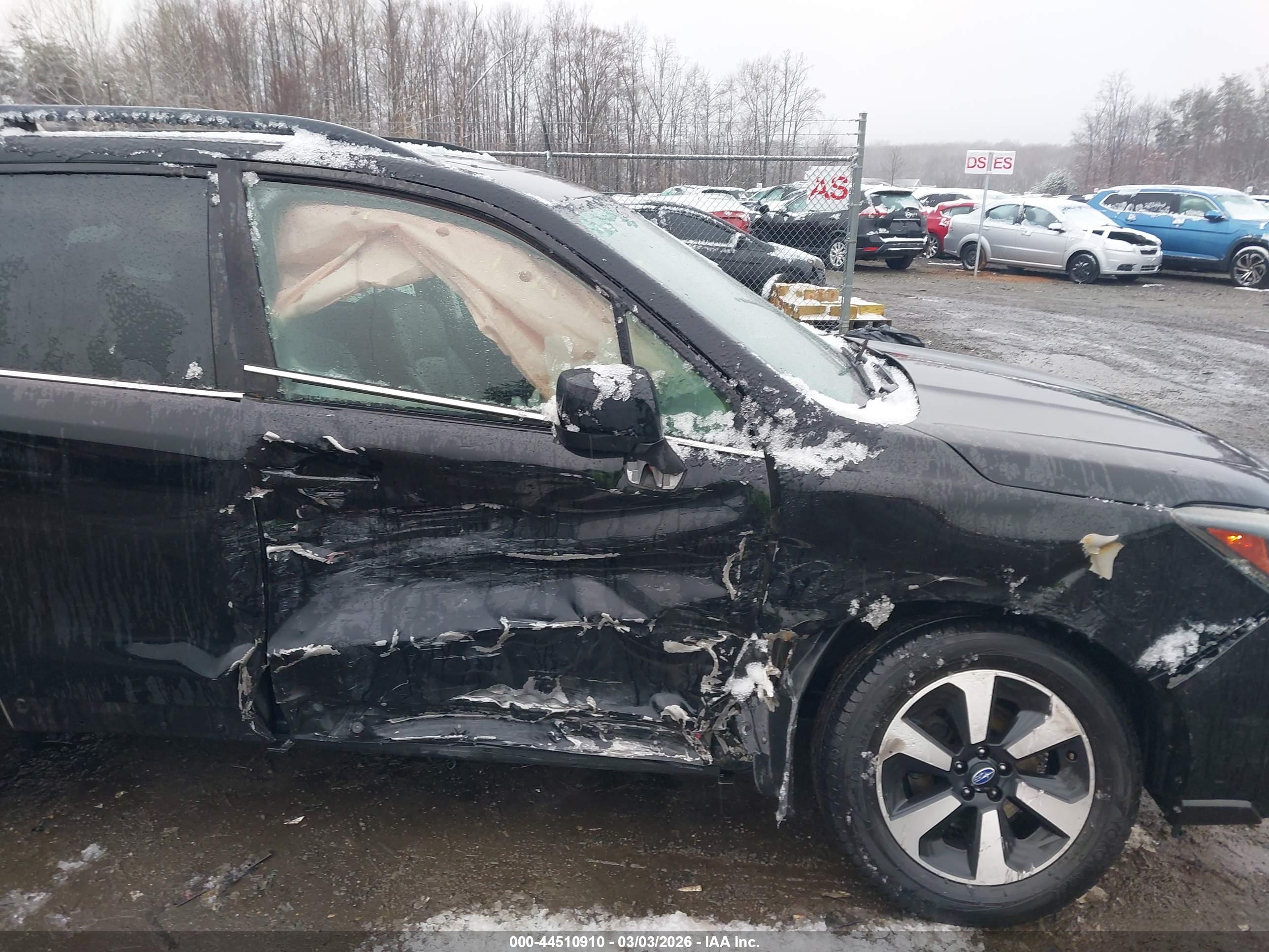 SUBARU FORESTER image 6