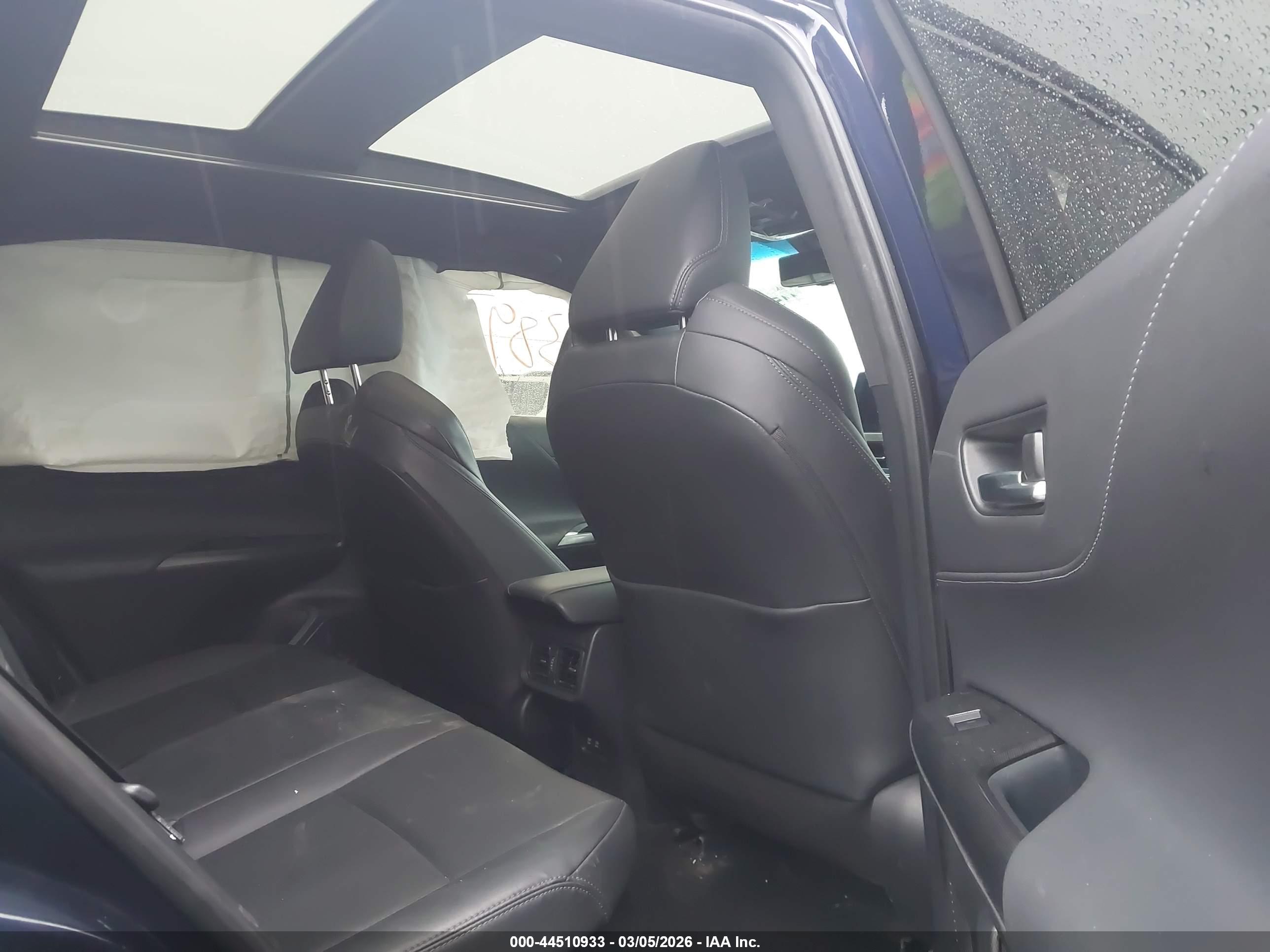 TOYOTA VENZA image 8