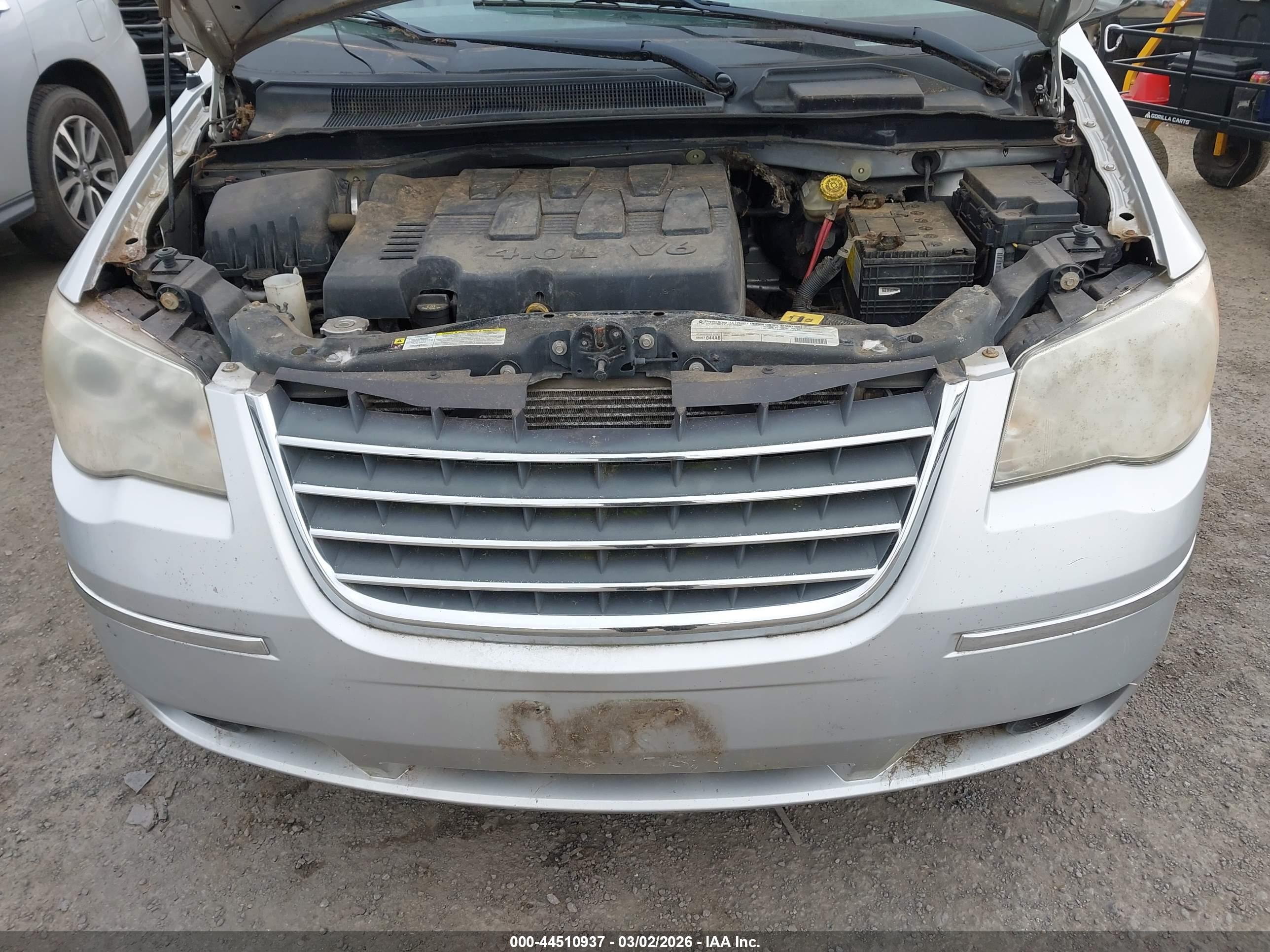 CHRYSLER TOWN image 6
