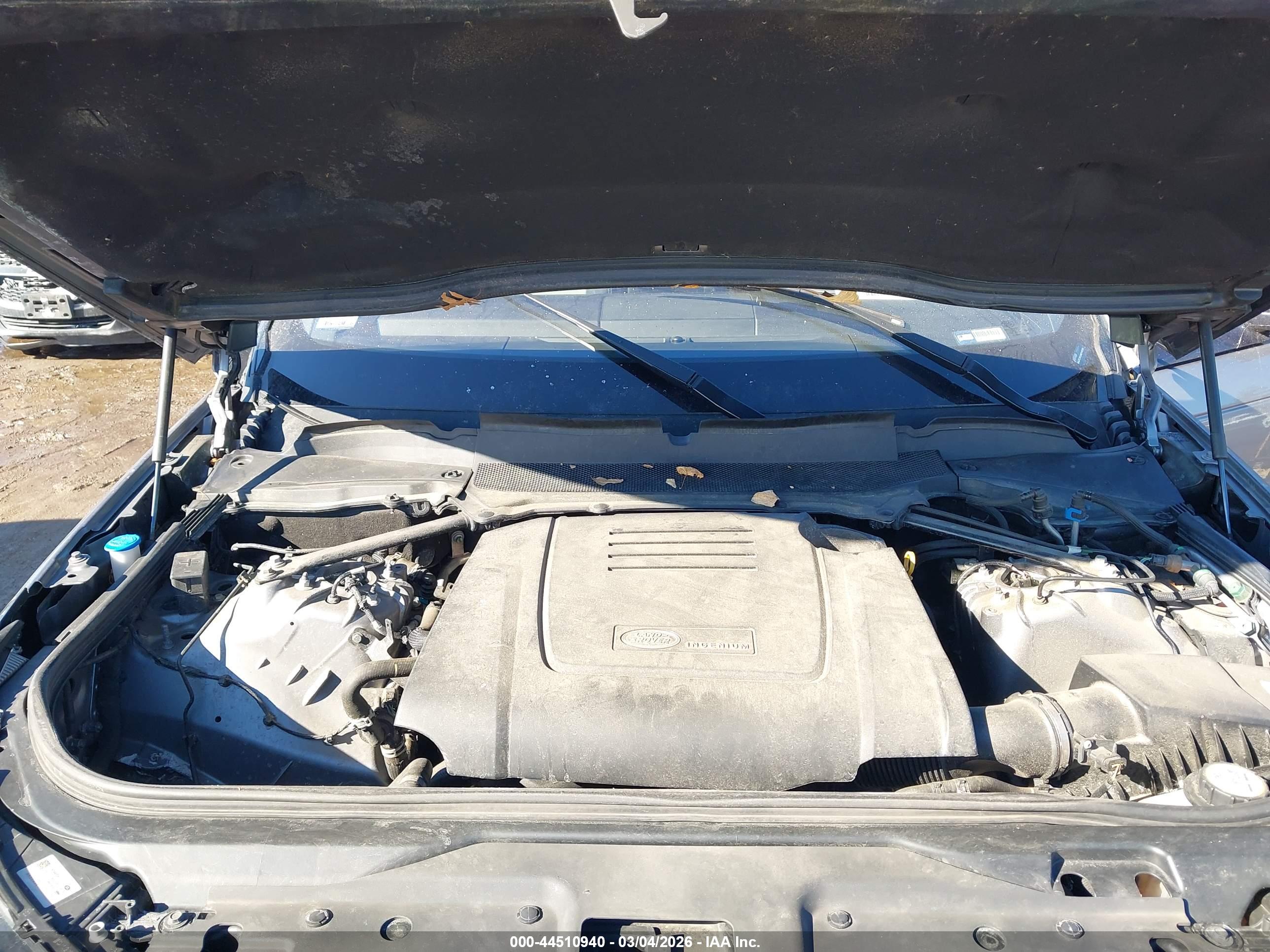 LAND ROVER image 10