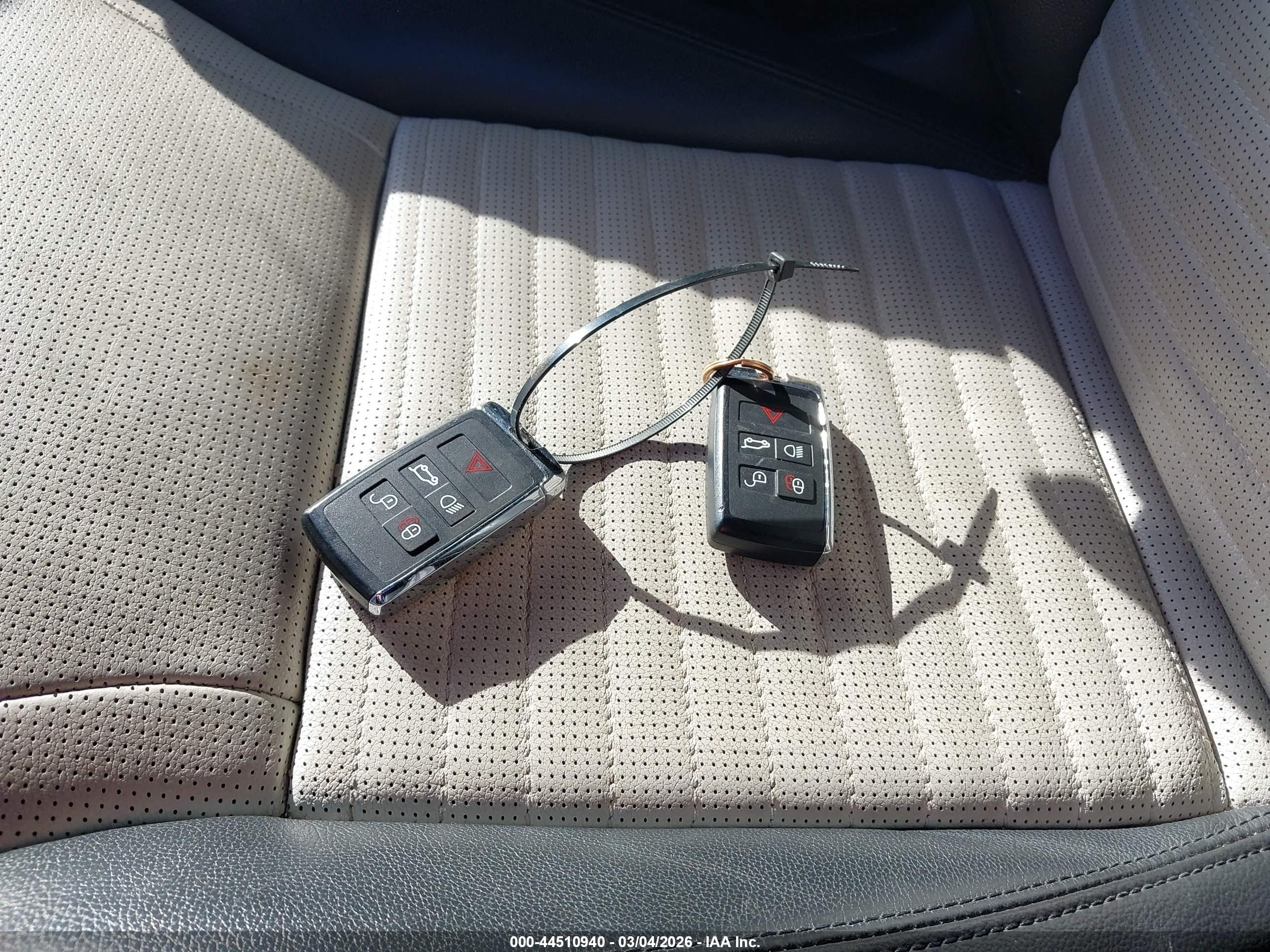 LAND ROVER image 11