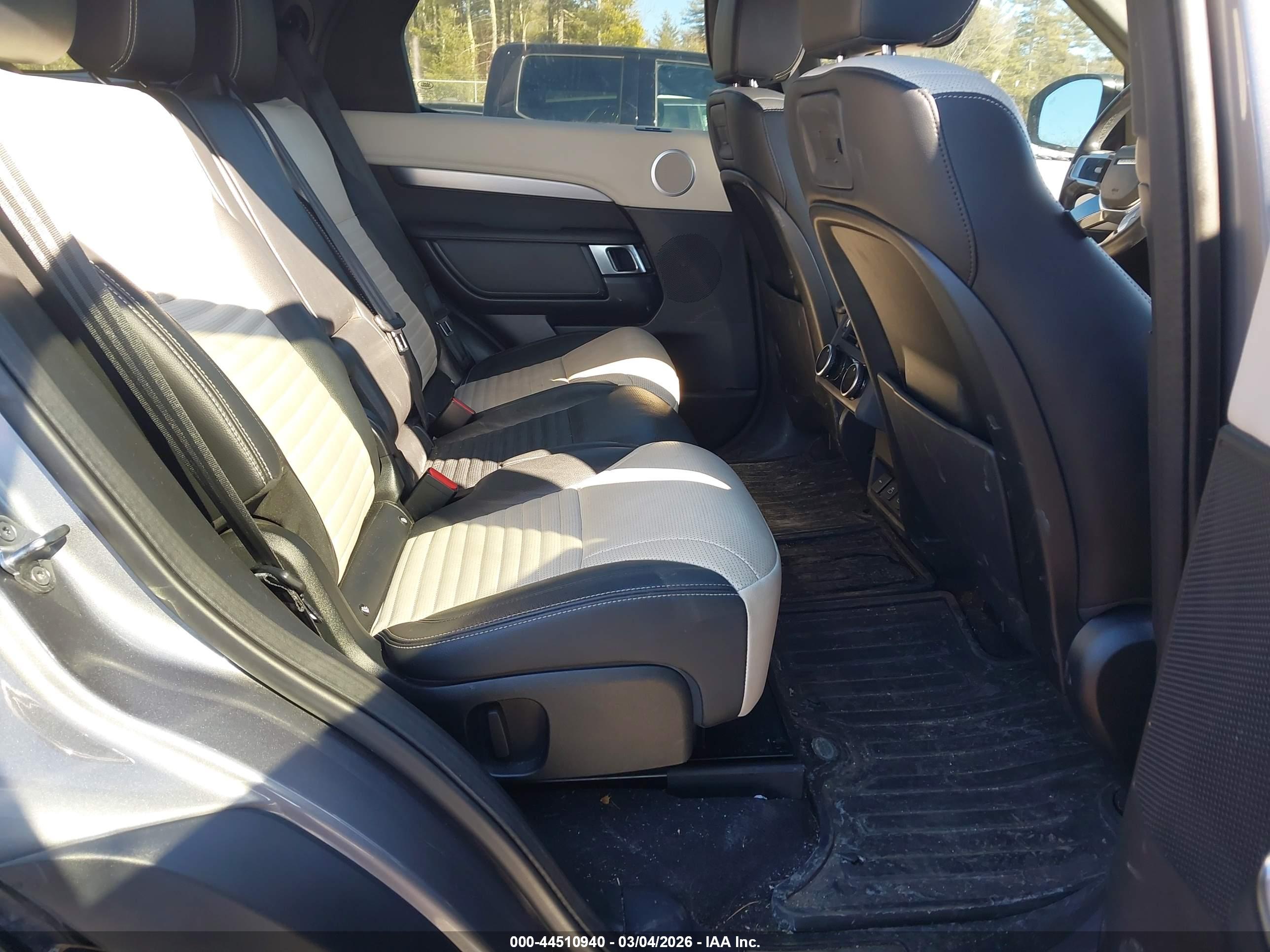 LAND ROVER image 8