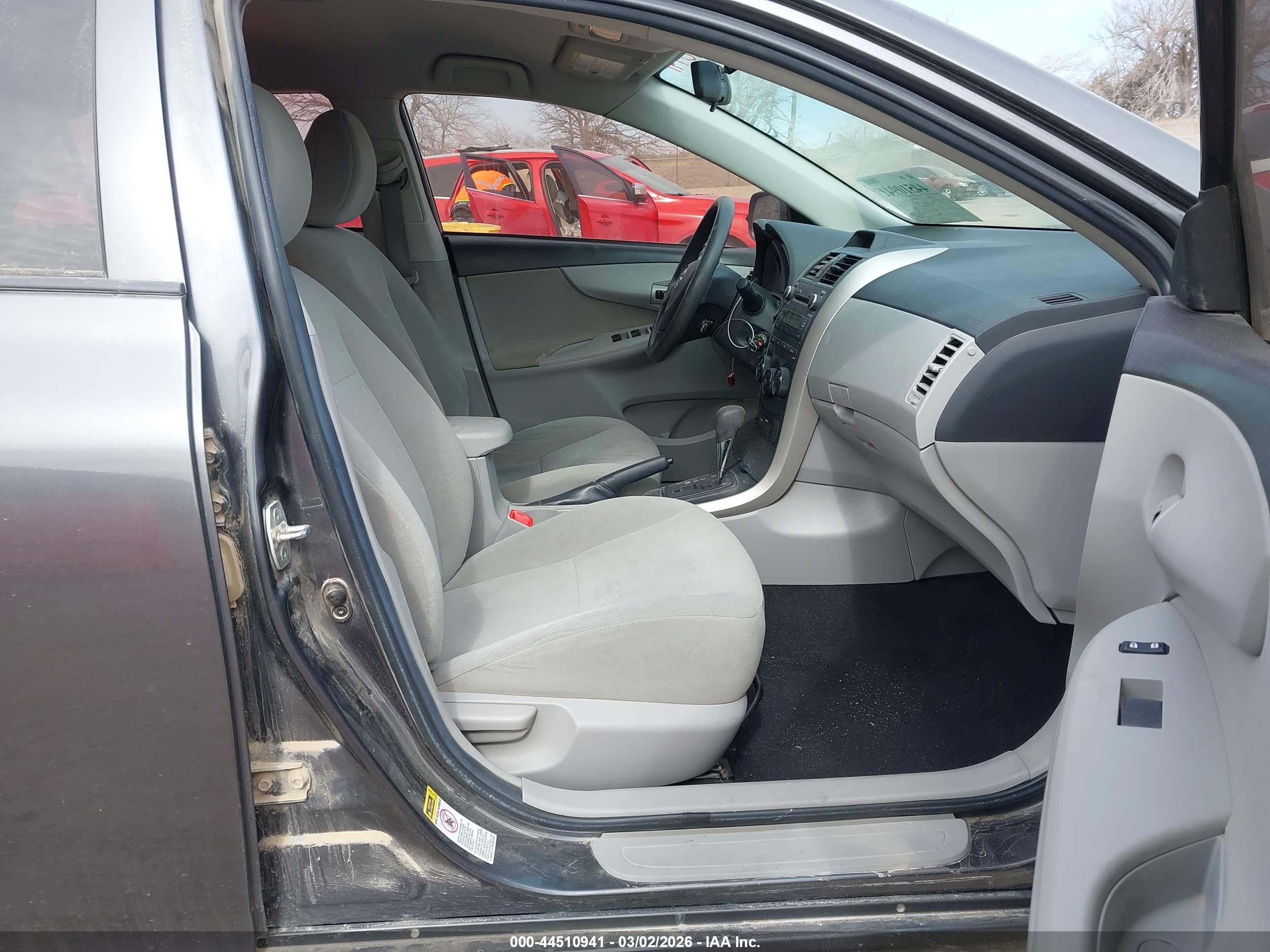 TOYOTA COROLLA image 5