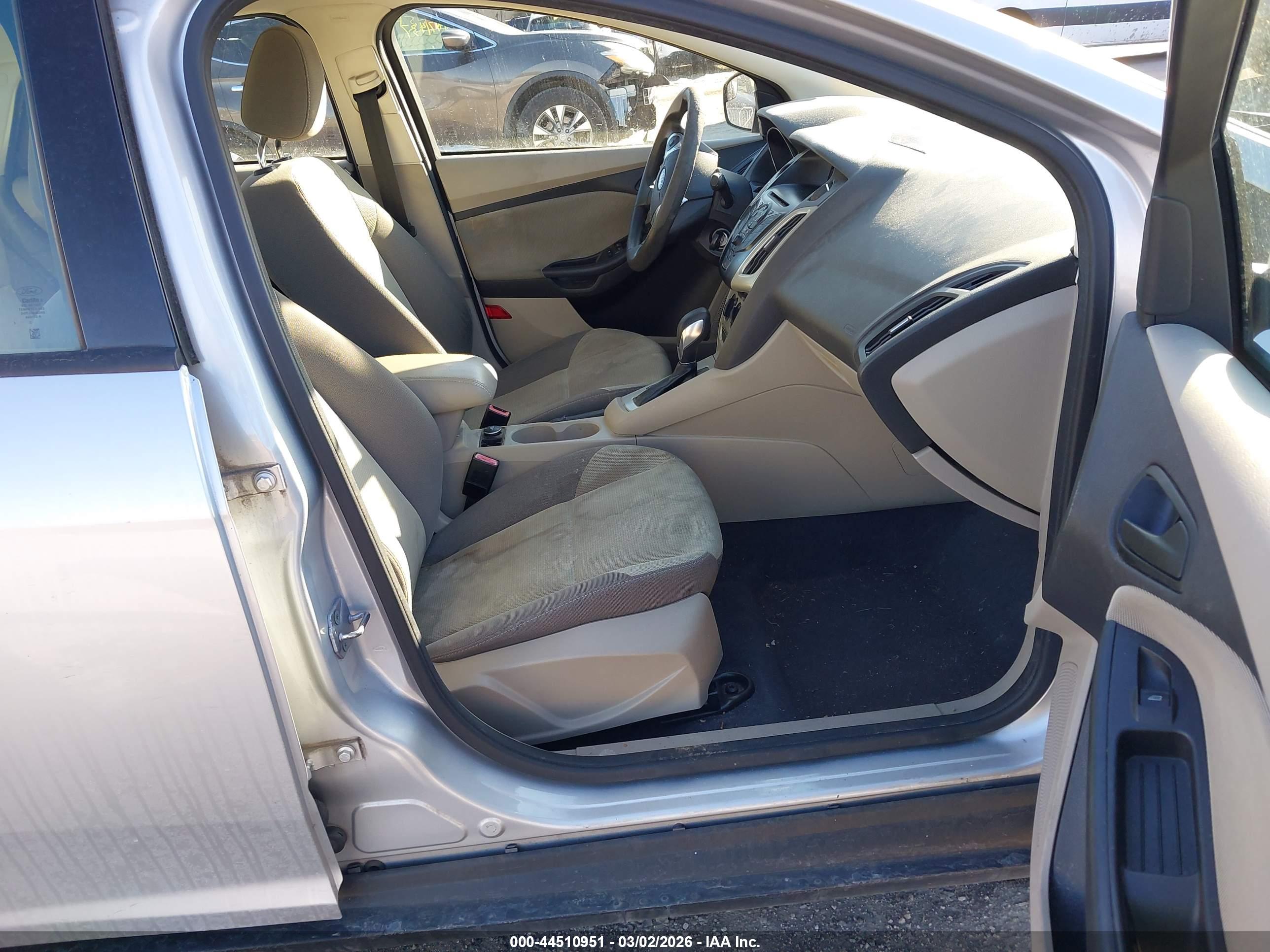FORD FOCUS image 5