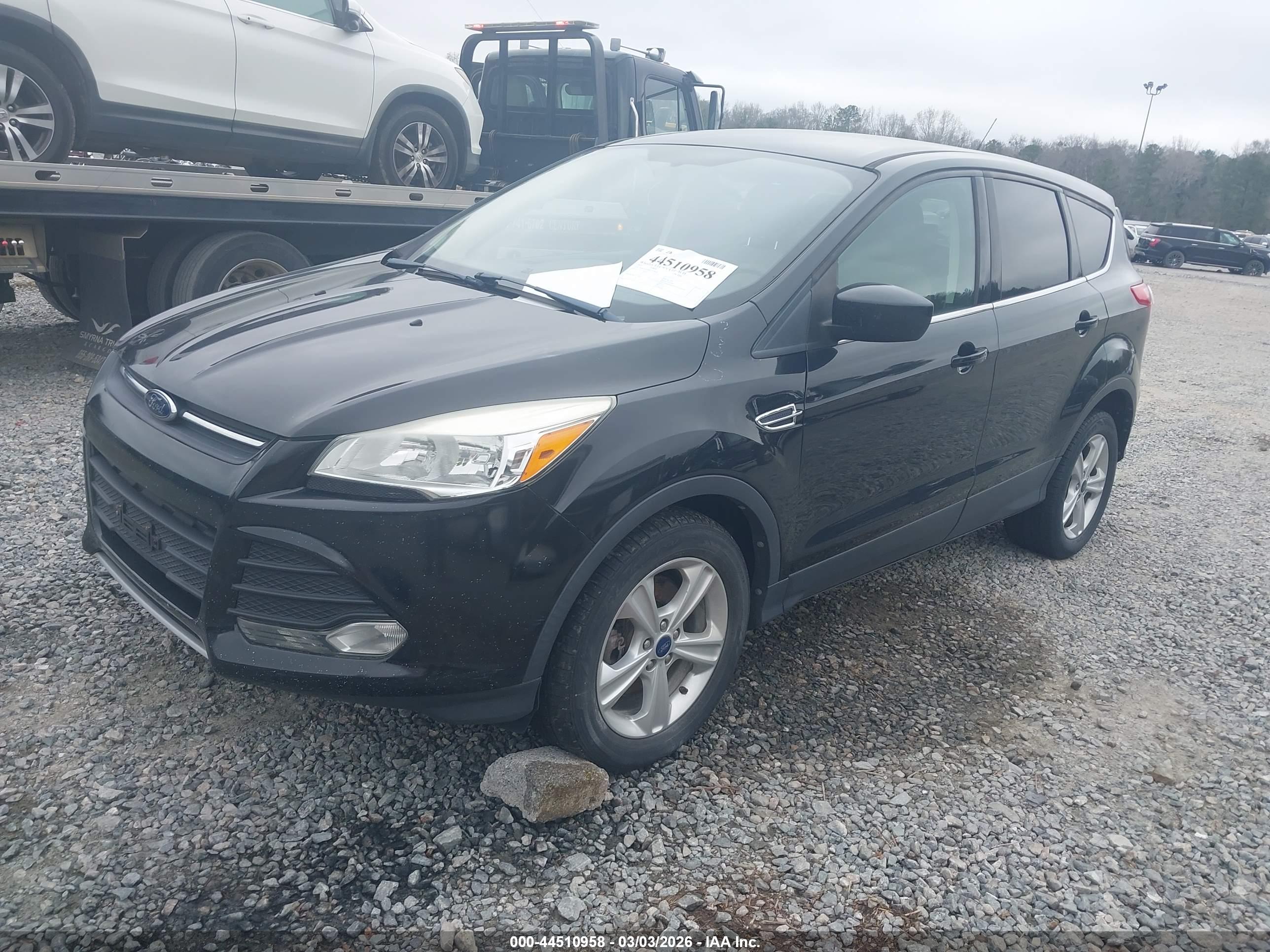 FORD ESCAPE image 2