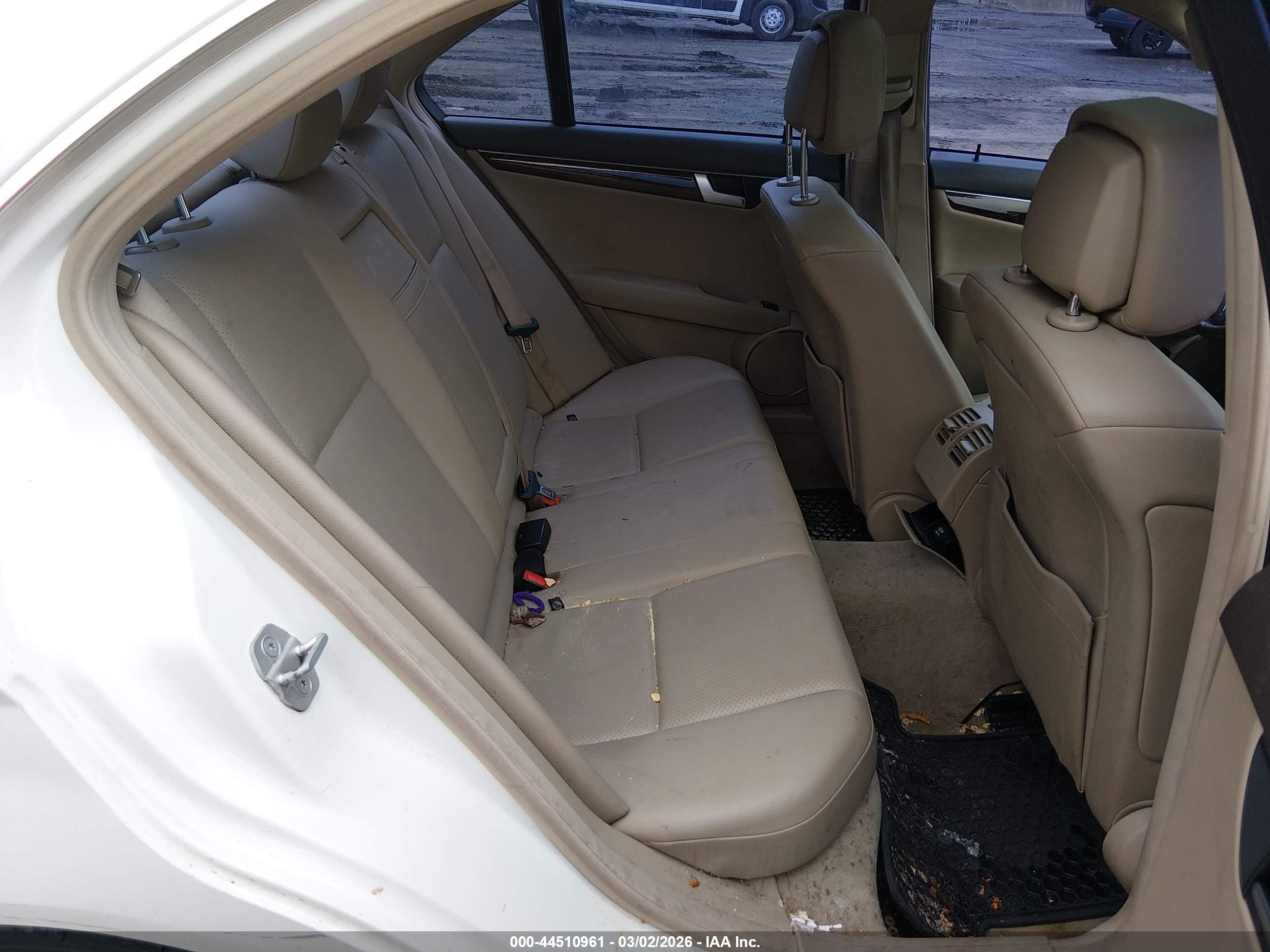 MERCEDES-BENZ C image 8