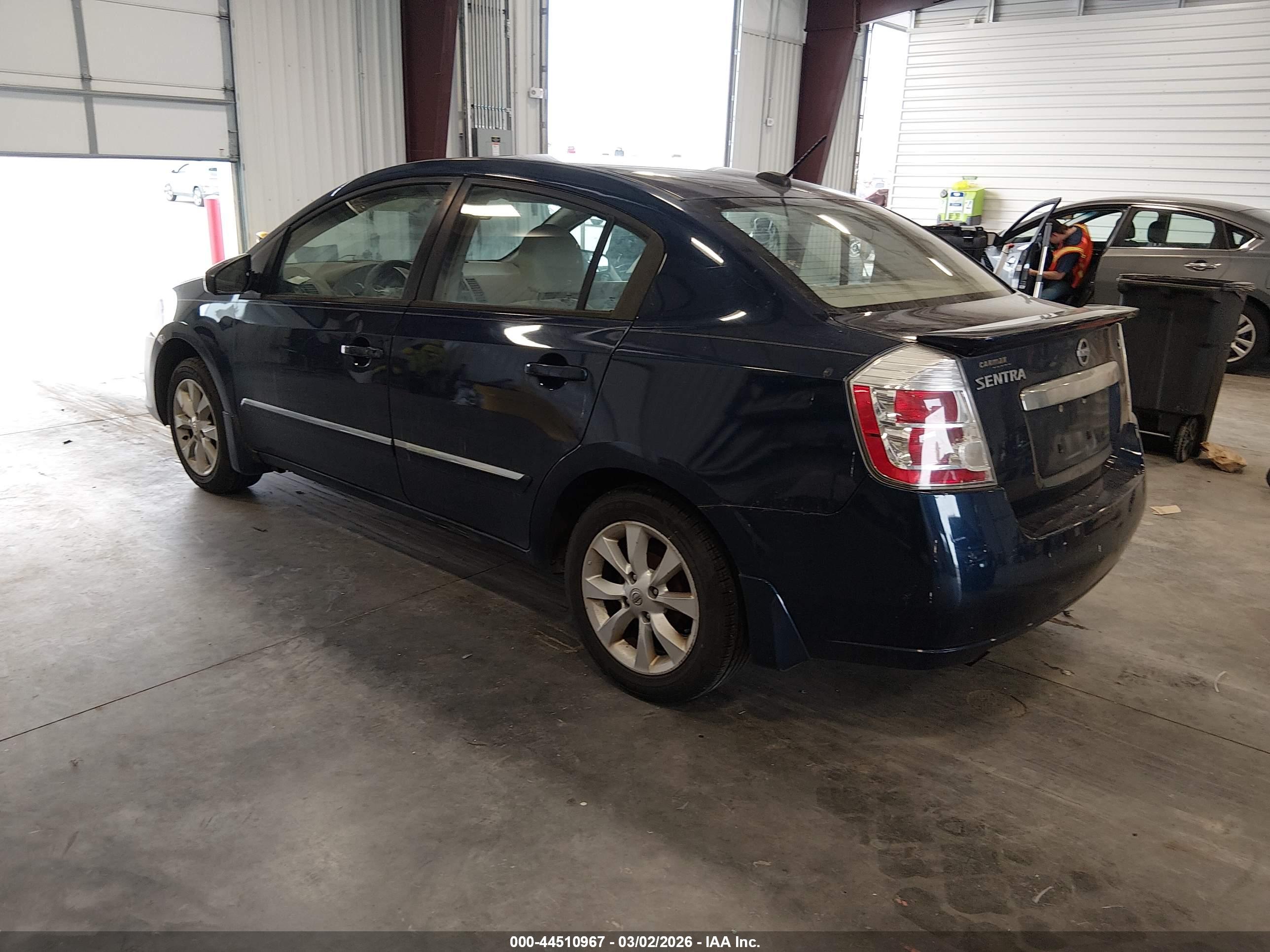 NISSAN SENTRA image 3