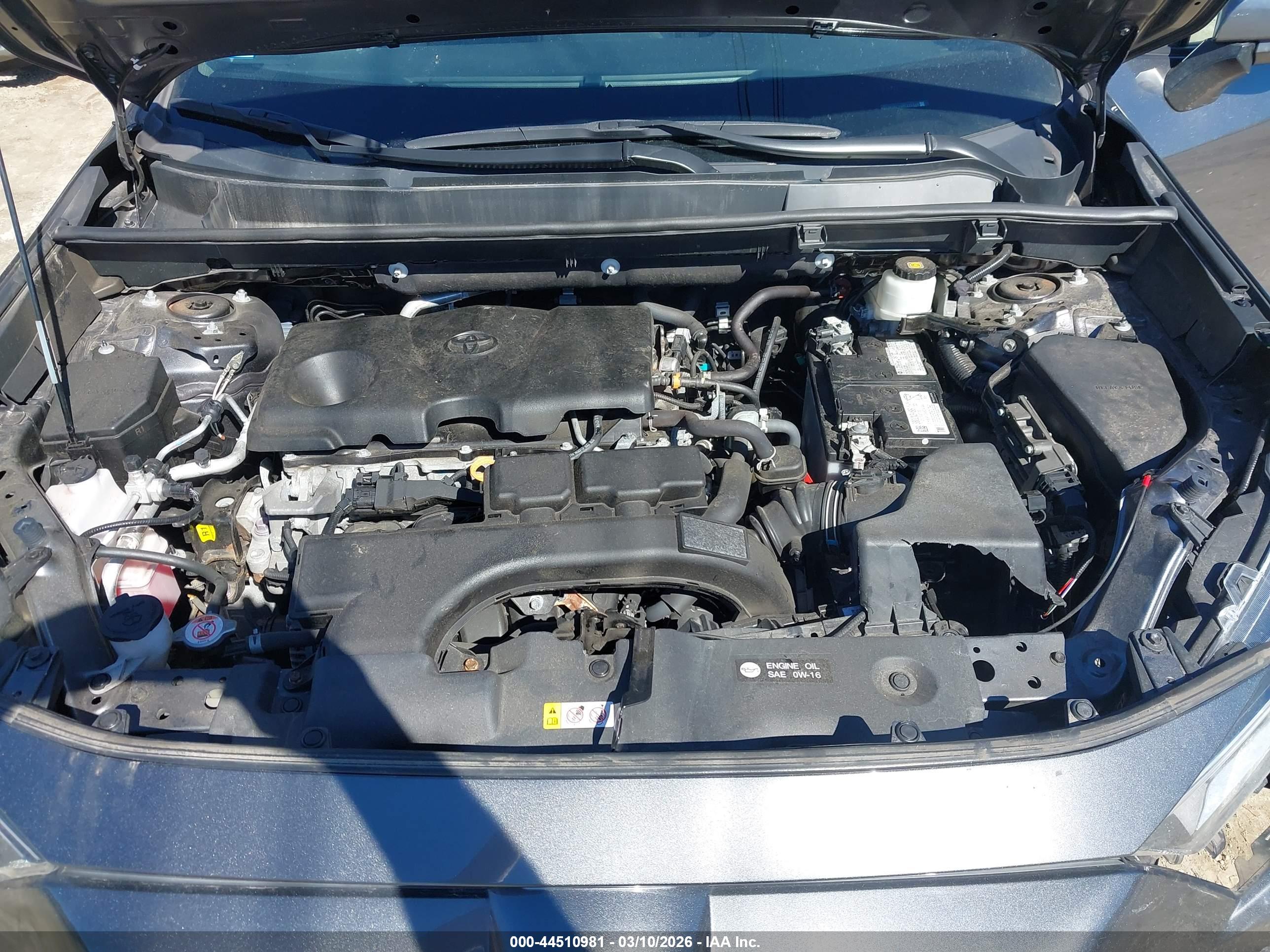 TOYOTA RAV4 image 10