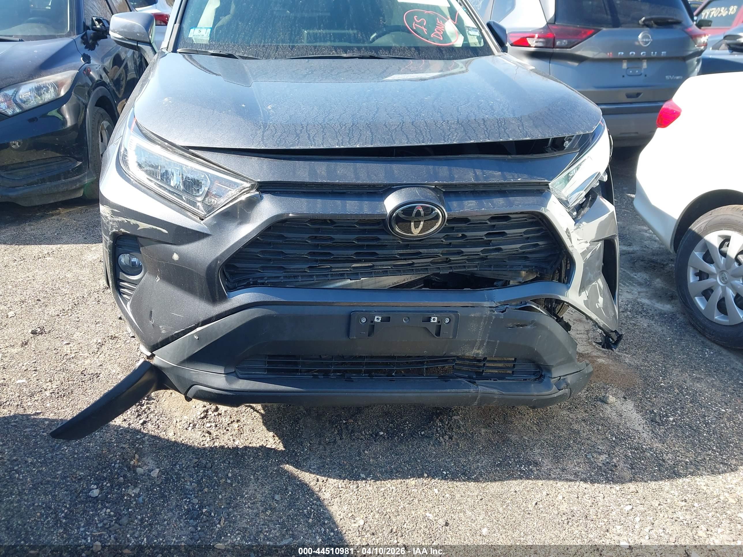 TOYOTA RAV4 image 6
