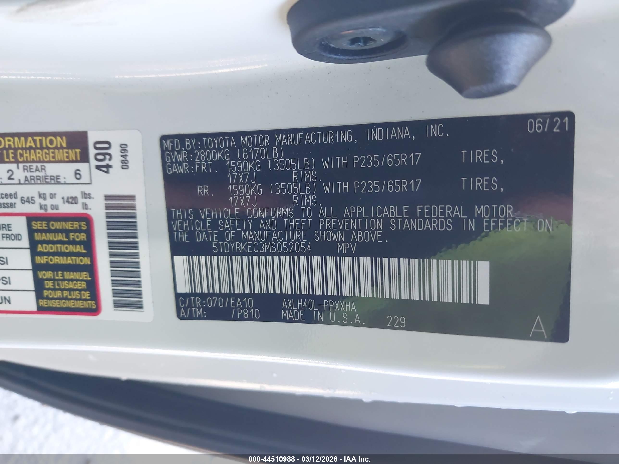 TOYOTA SIENNA image 9
