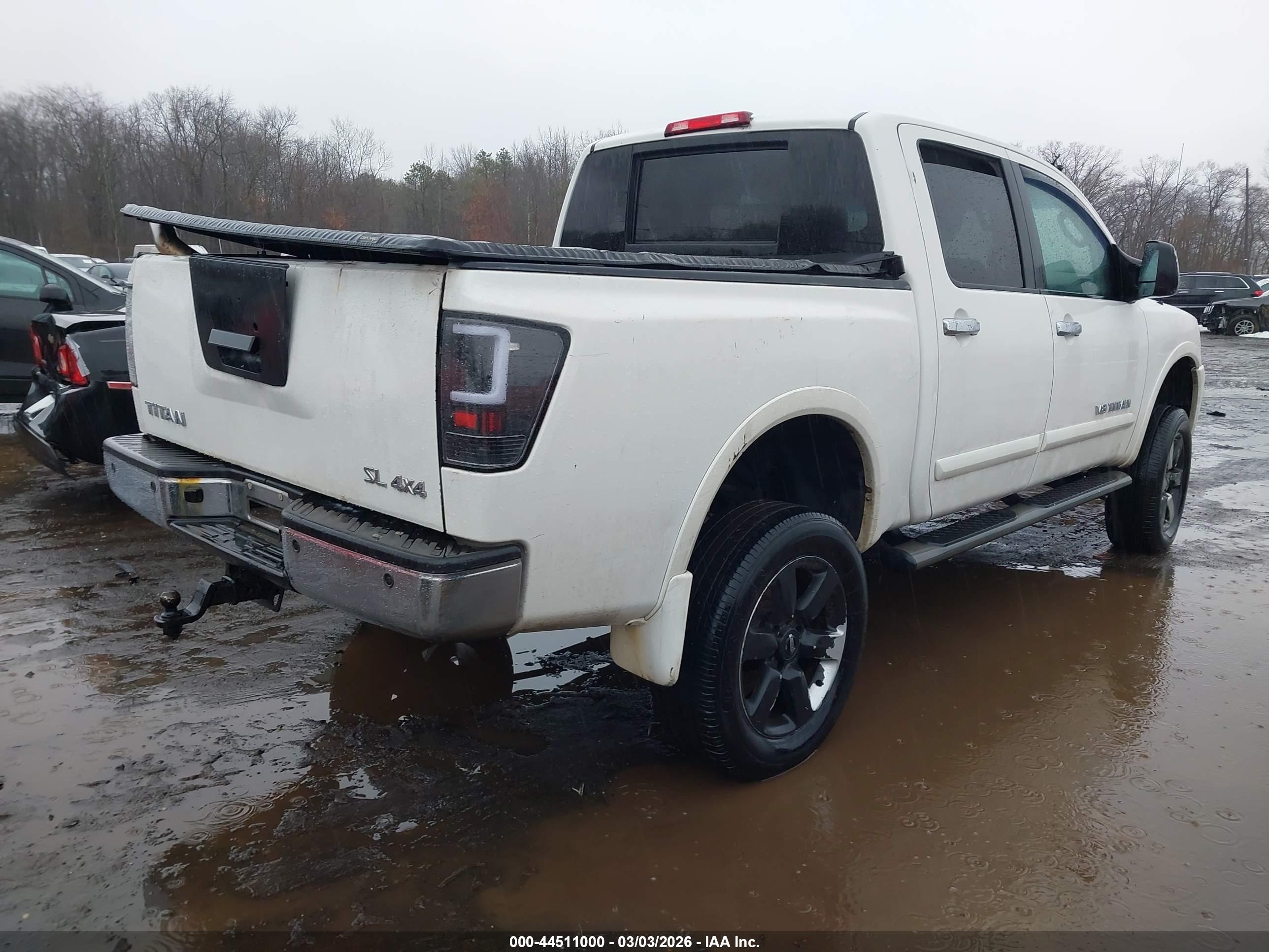 NISSAN TITAN image 4