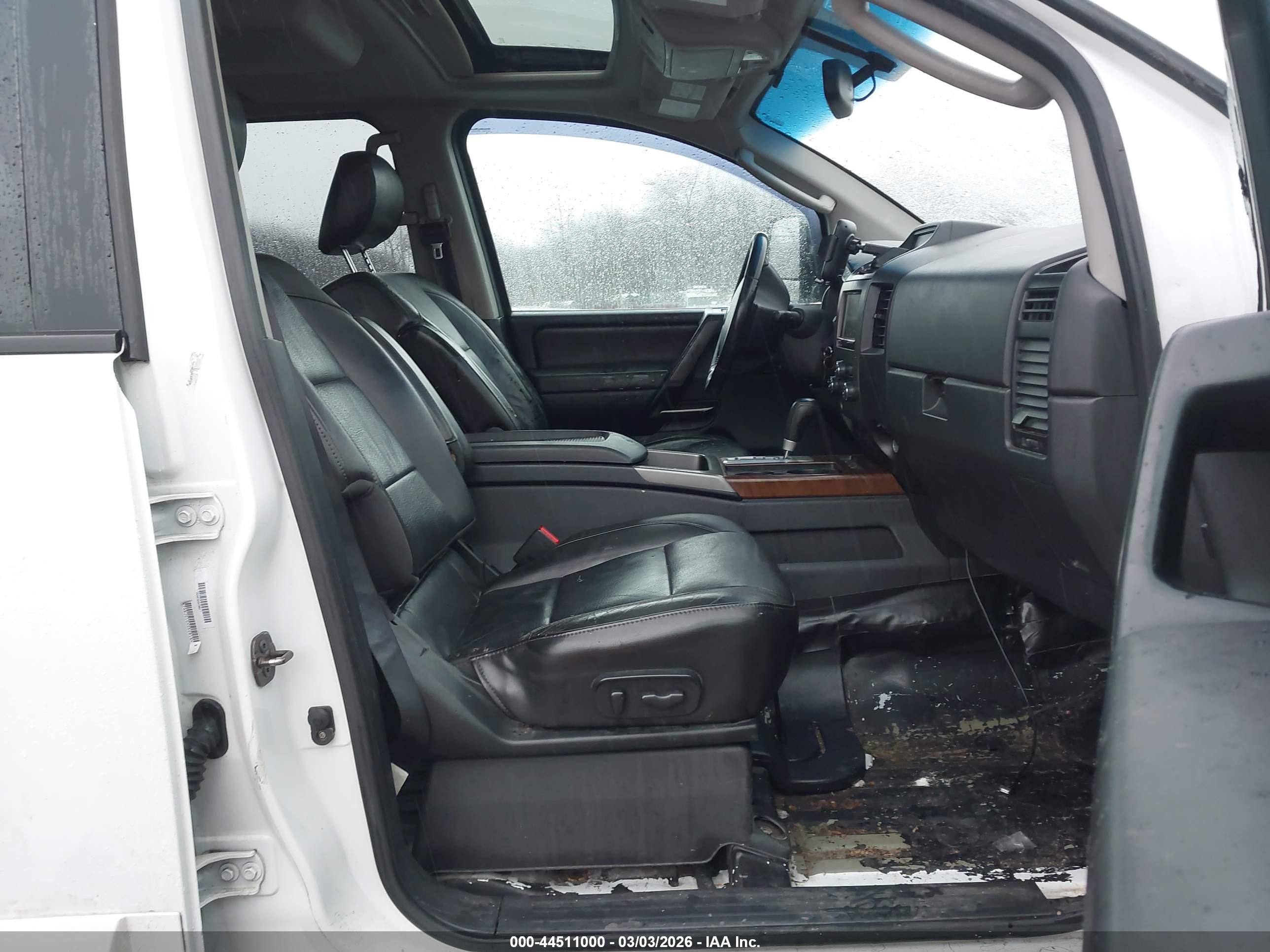 NISSAN TITAN image 5