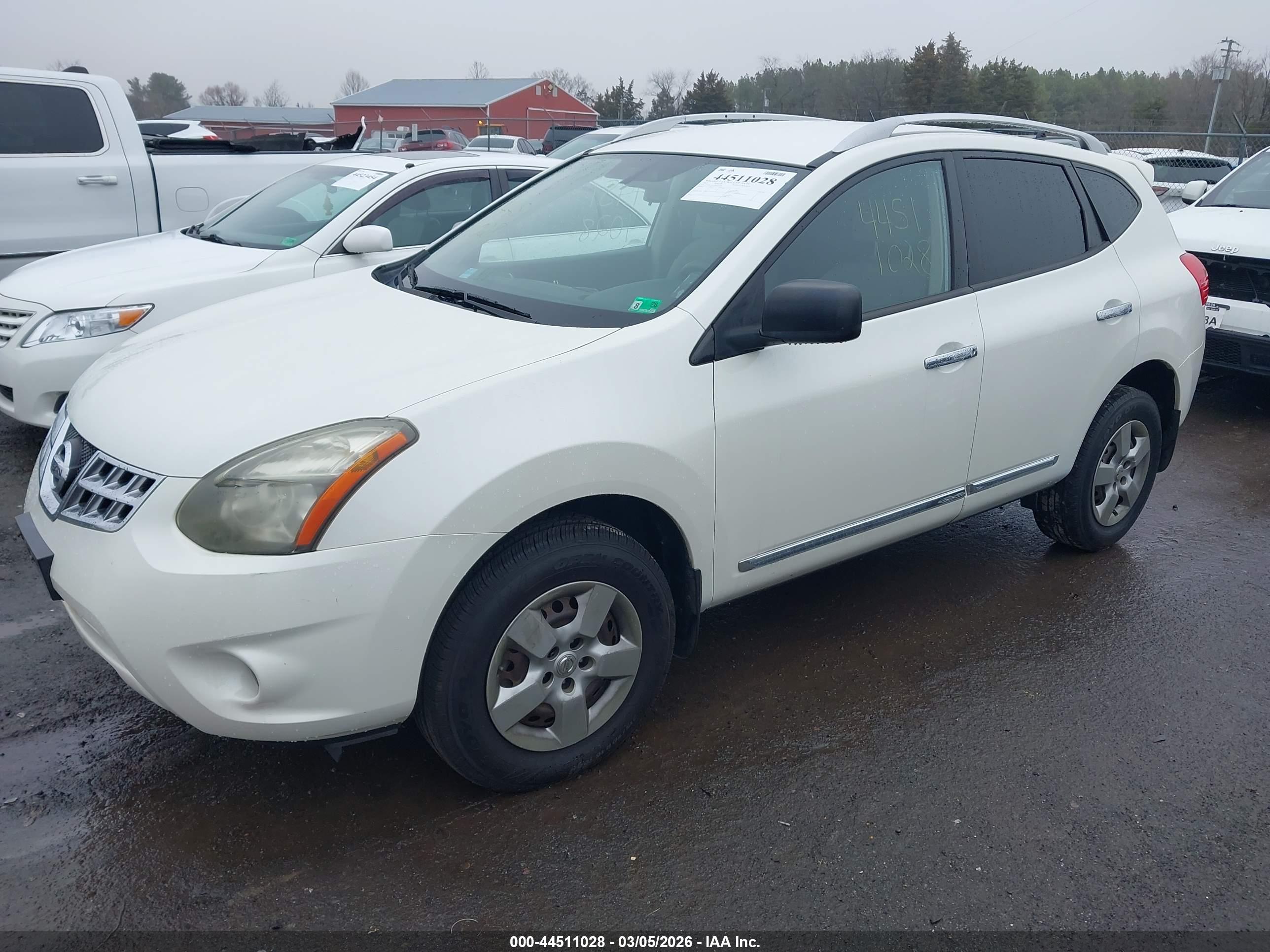NISSAN ROGUE image 2