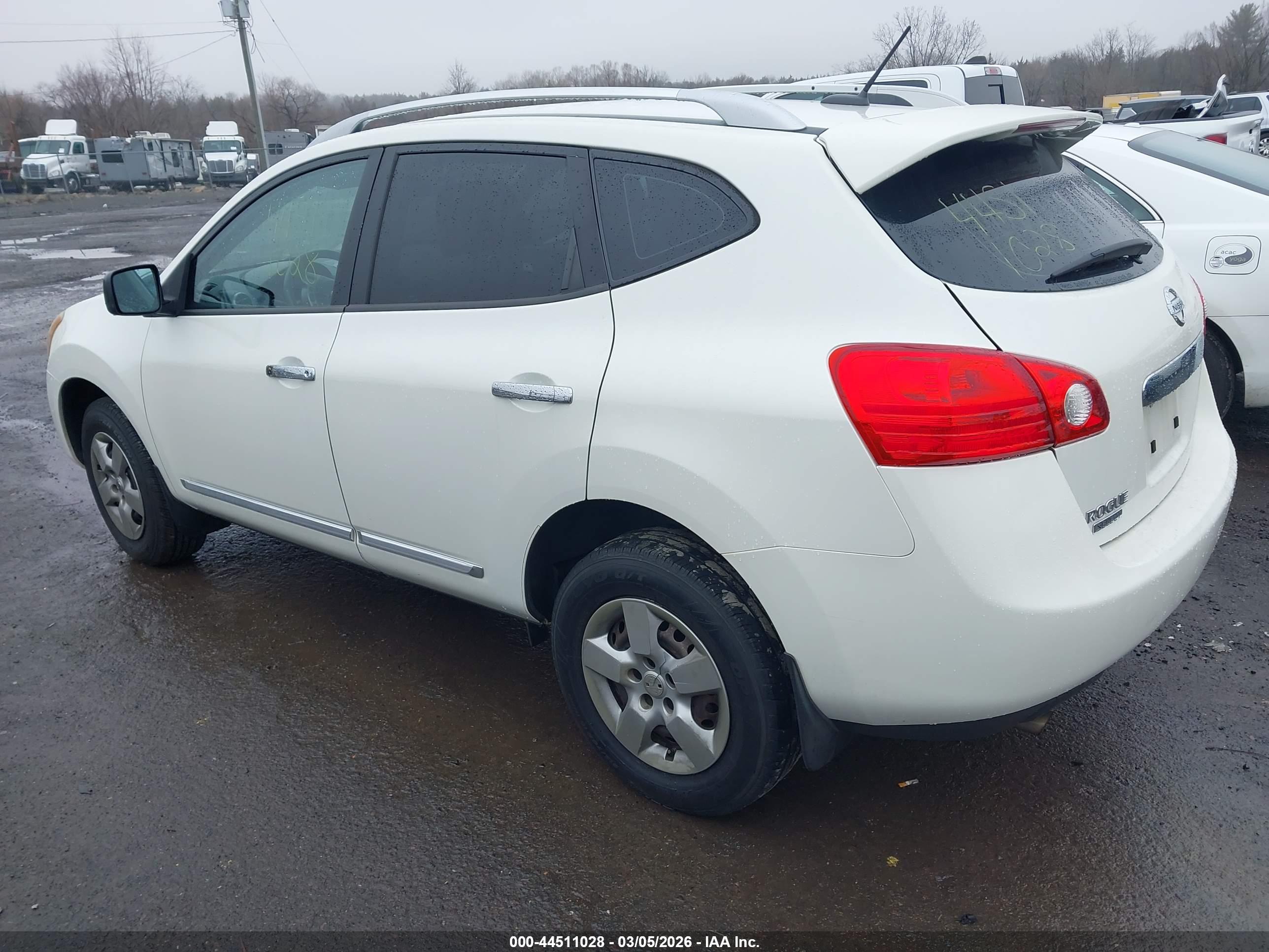 NISSAN ROGUE image 3