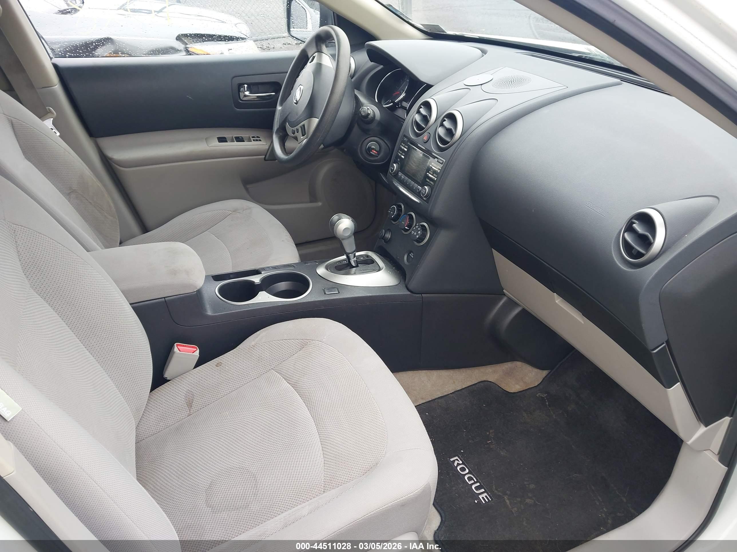 NISSAN ROGUE image 5