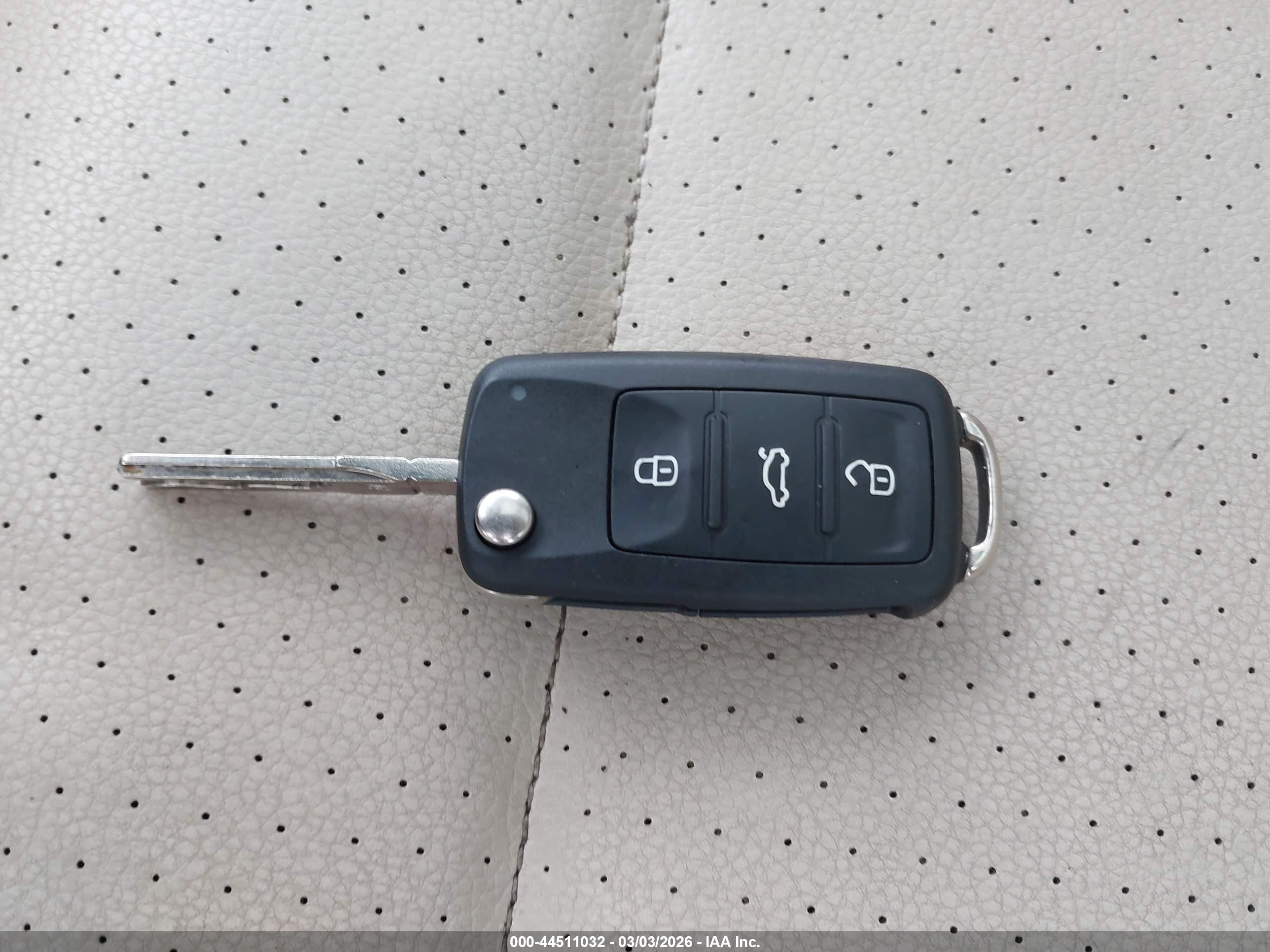 VOLKSWAGEN TIGUAN image 11