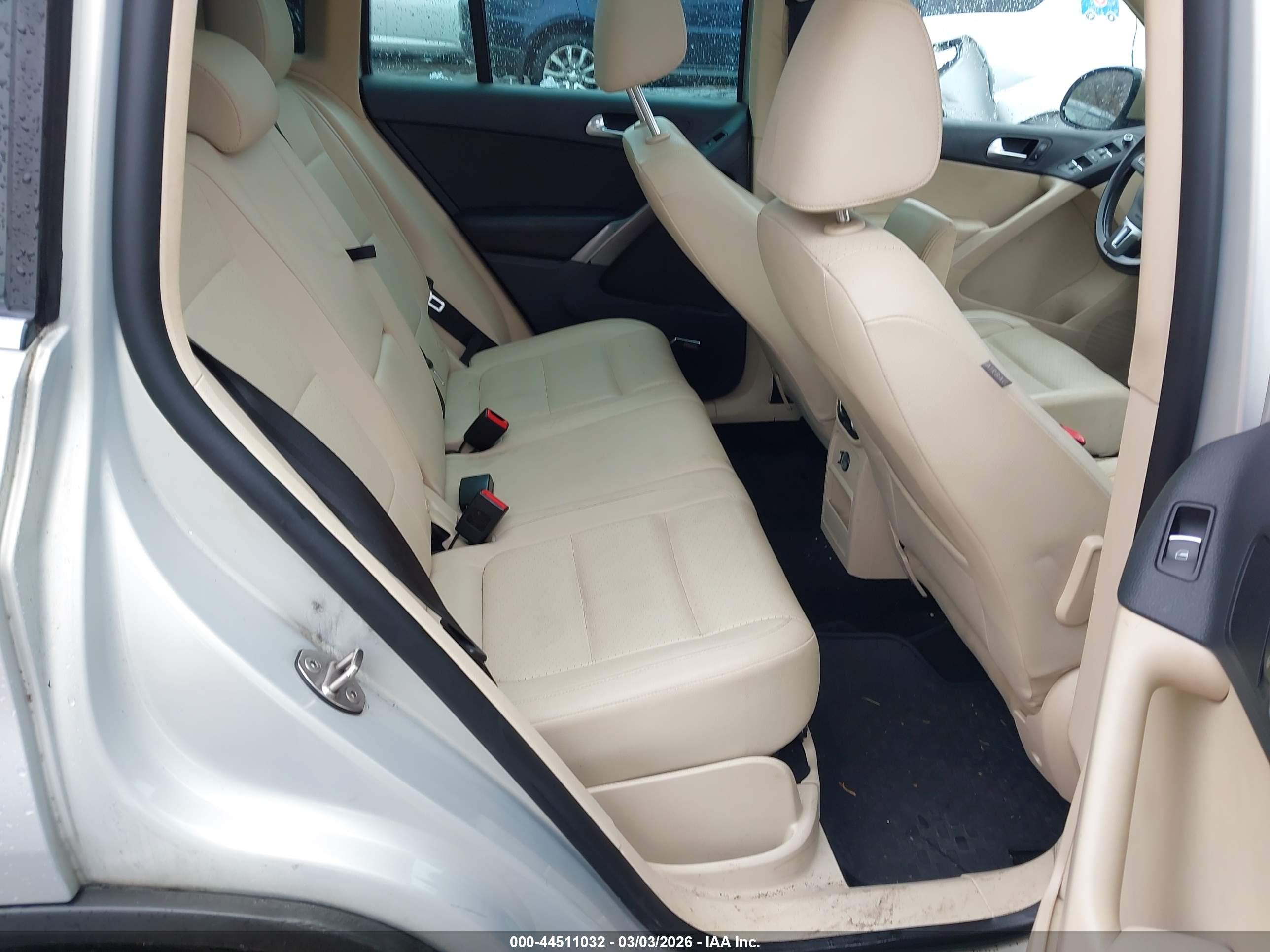 VOLKSWAGEN TIGUAN image 8