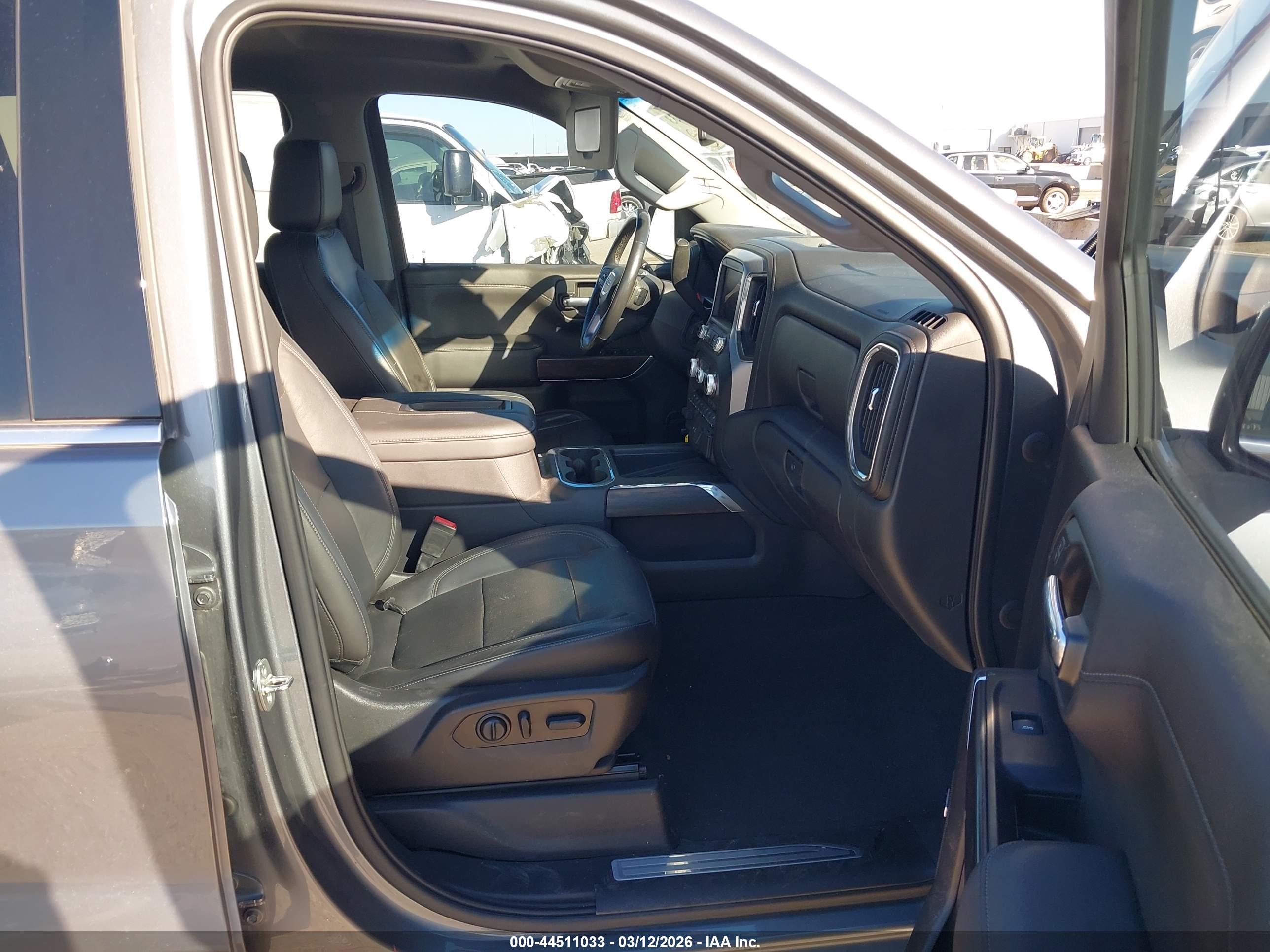 GMC SIERRA image 5
