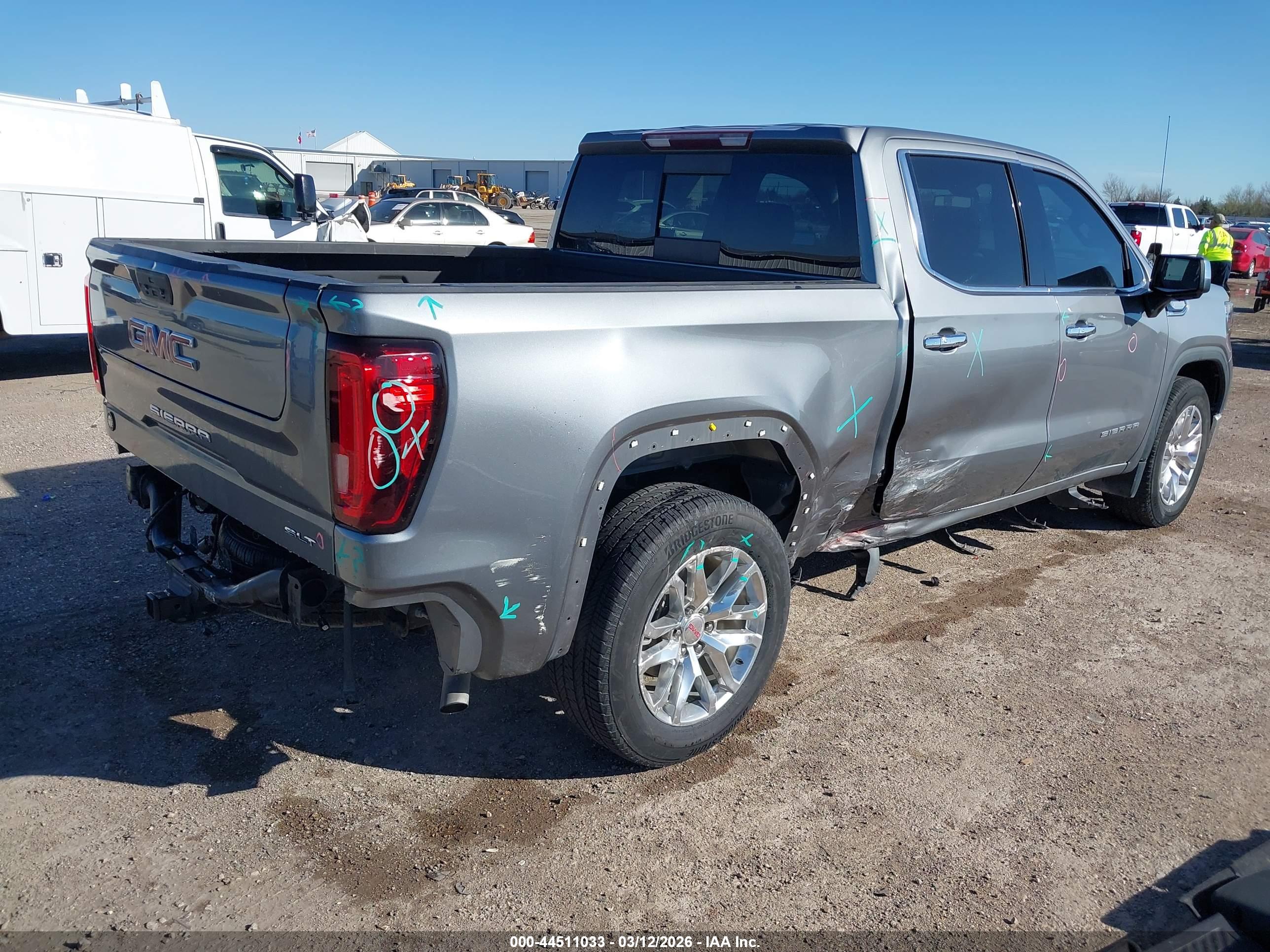 GMC SIERRA image 6