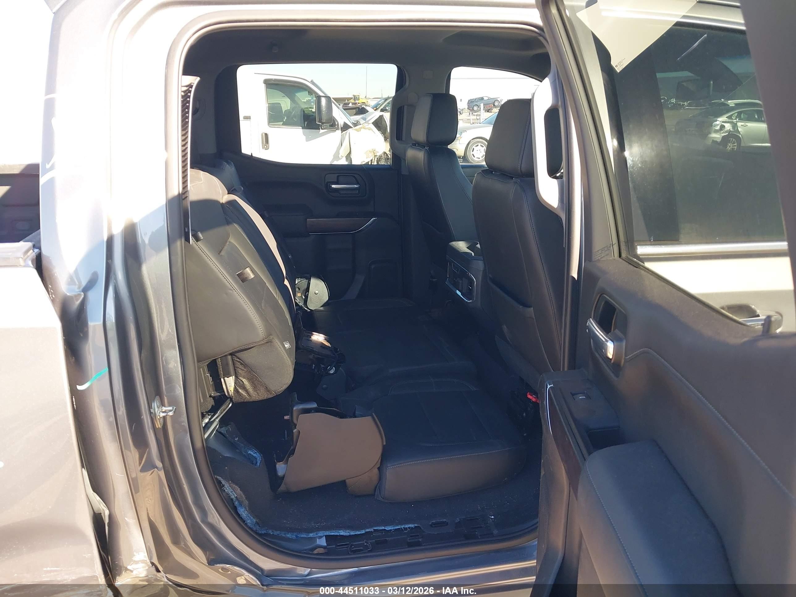 GMC SIERRA image 8