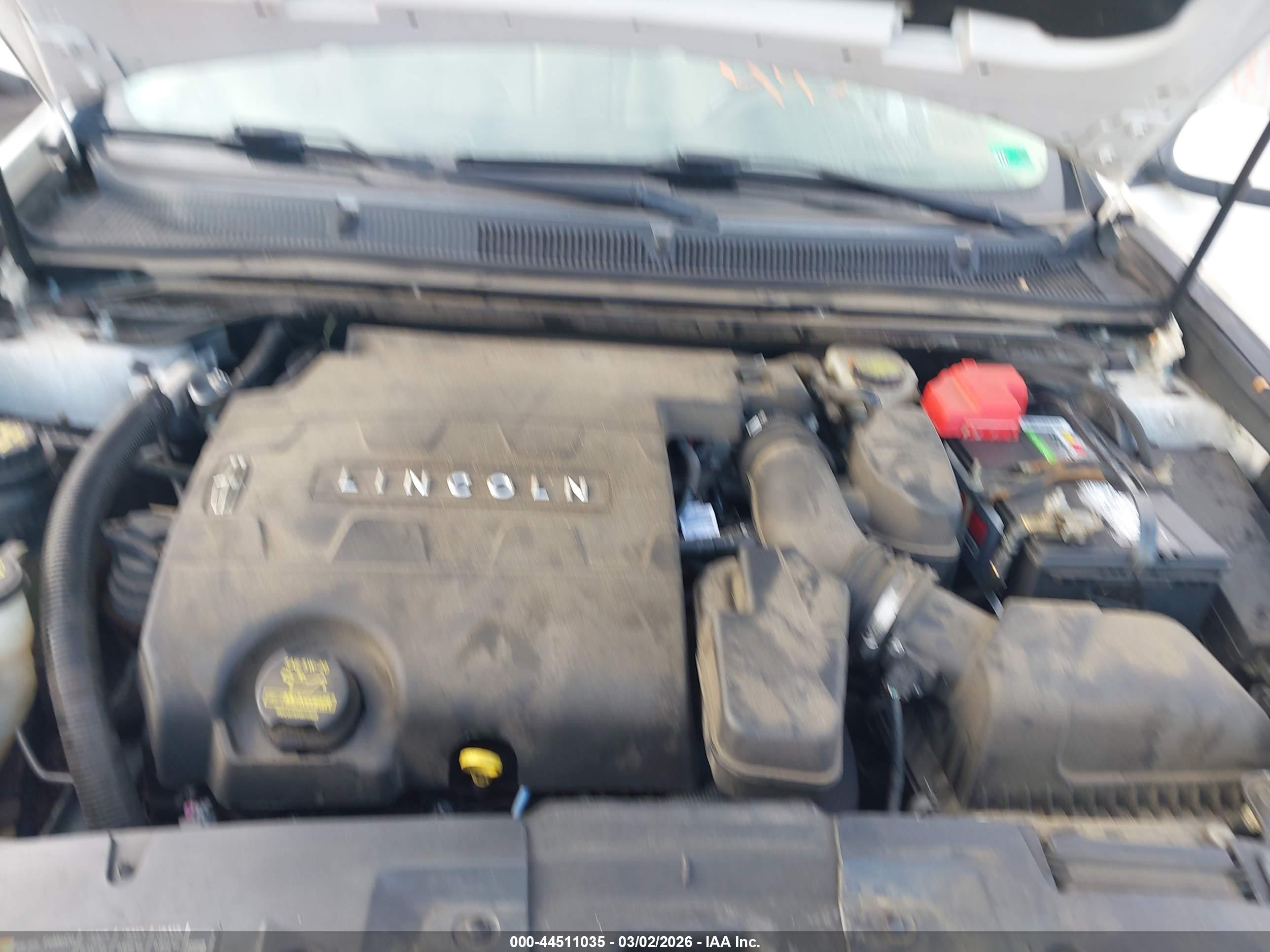 LINCOLN MKS image 10