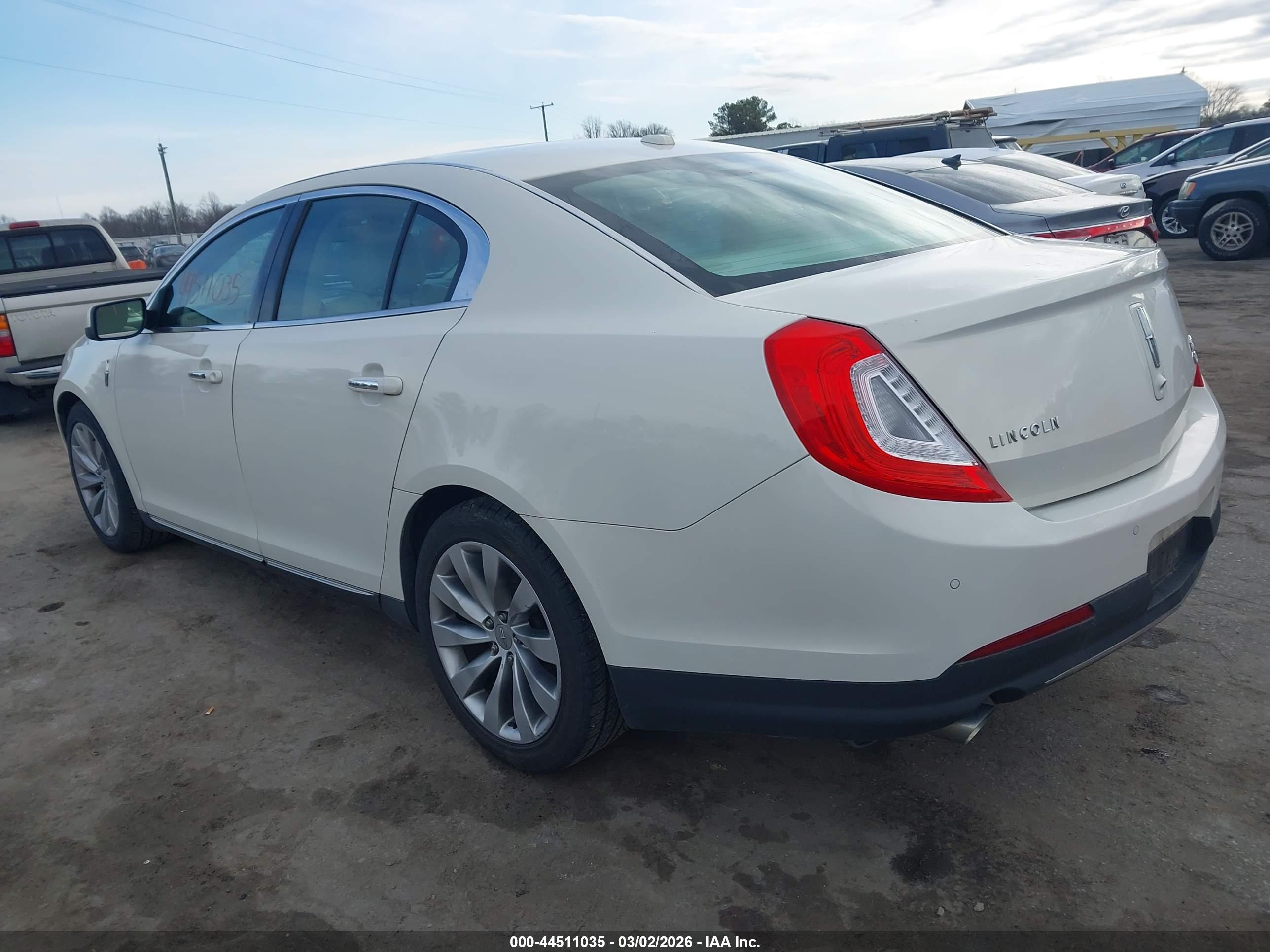 LINCOLN MKS image 3