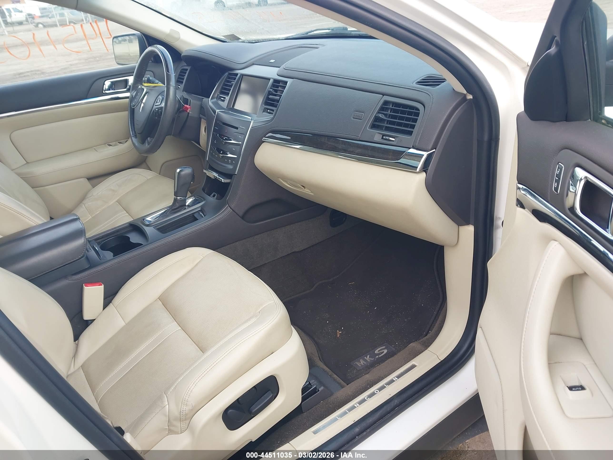 LINCOLN MKS image 5