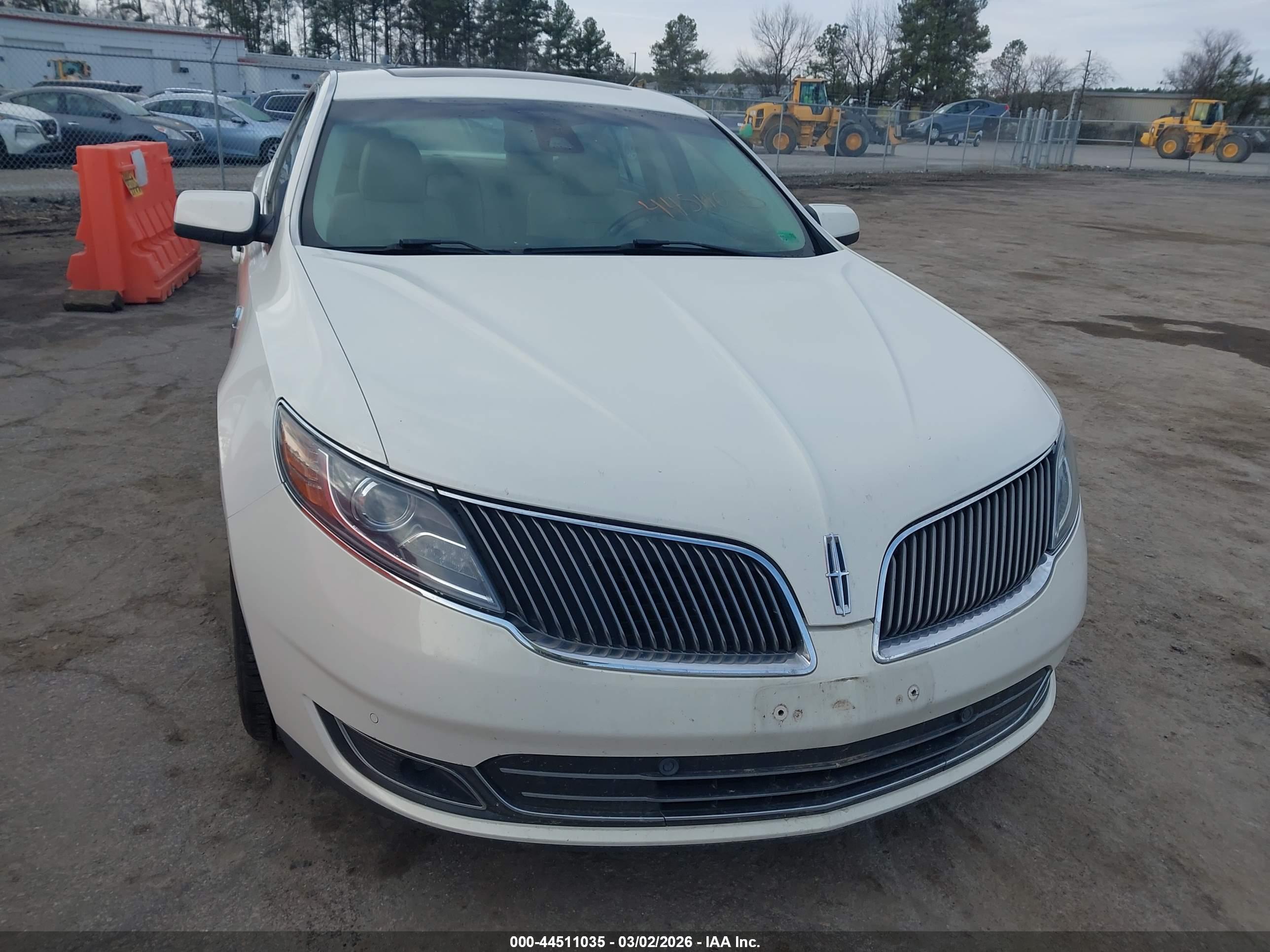 LINCOLN MKS image 6