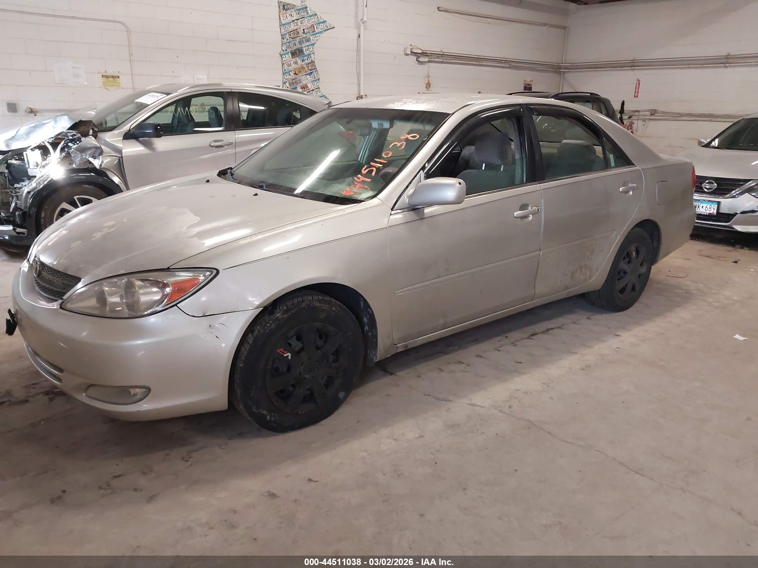 TOYOTA CAMRY image 2