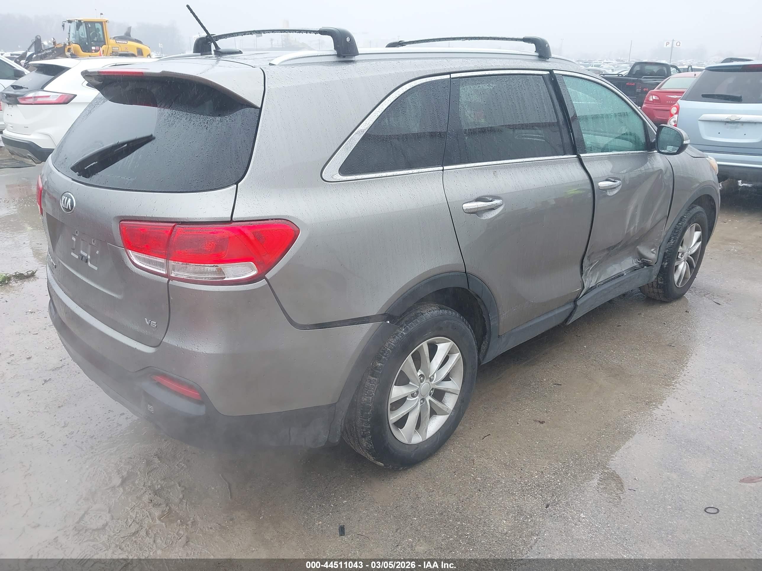 KIA SORENTO image 4