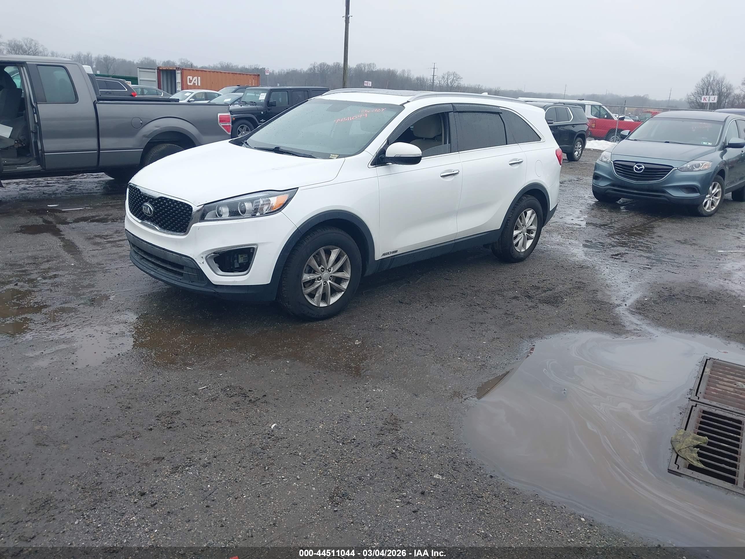 KIA SORENTO image 2