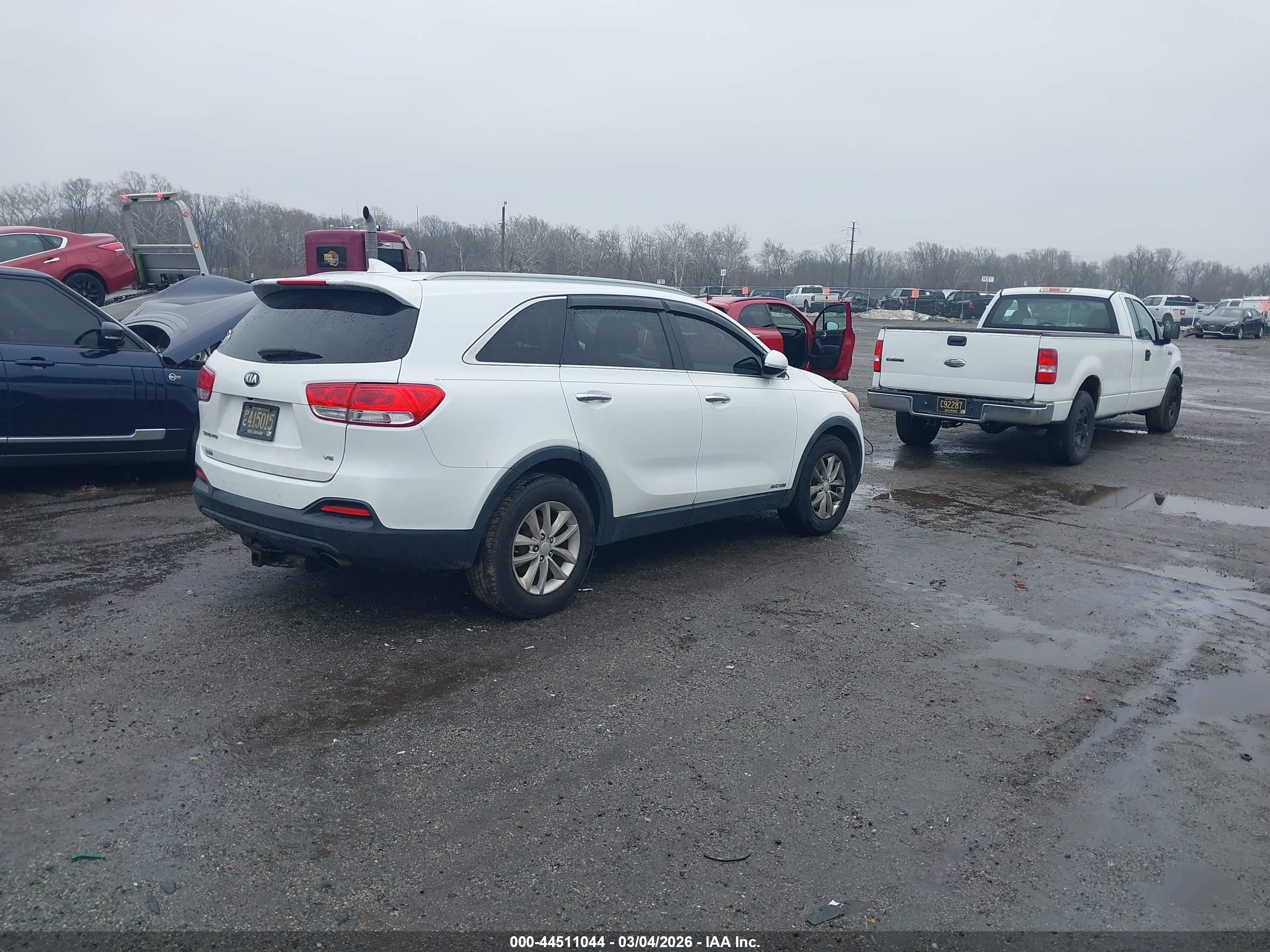 KIA SORENTO image 4