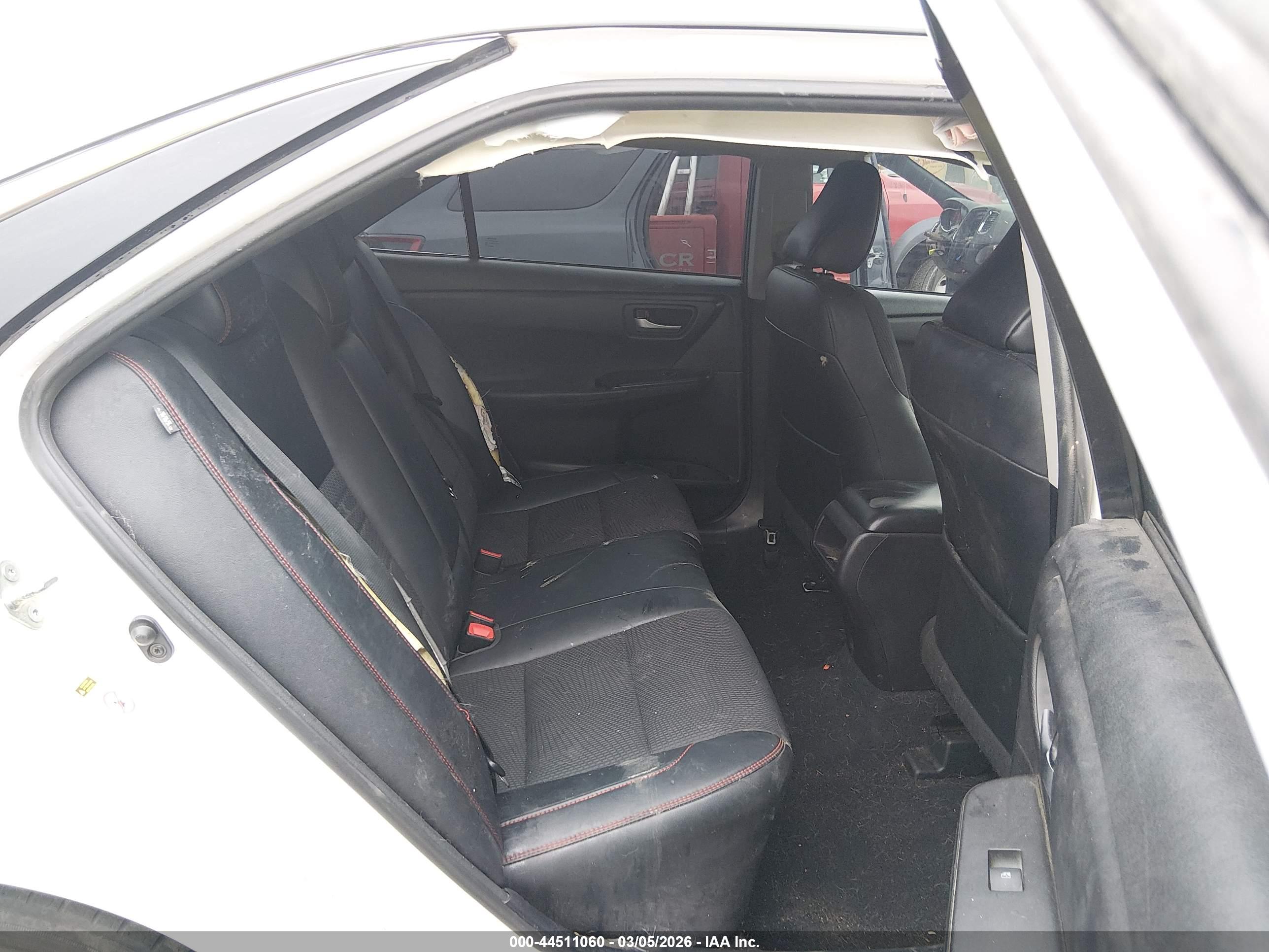 TOYOTA CAMRY image 8