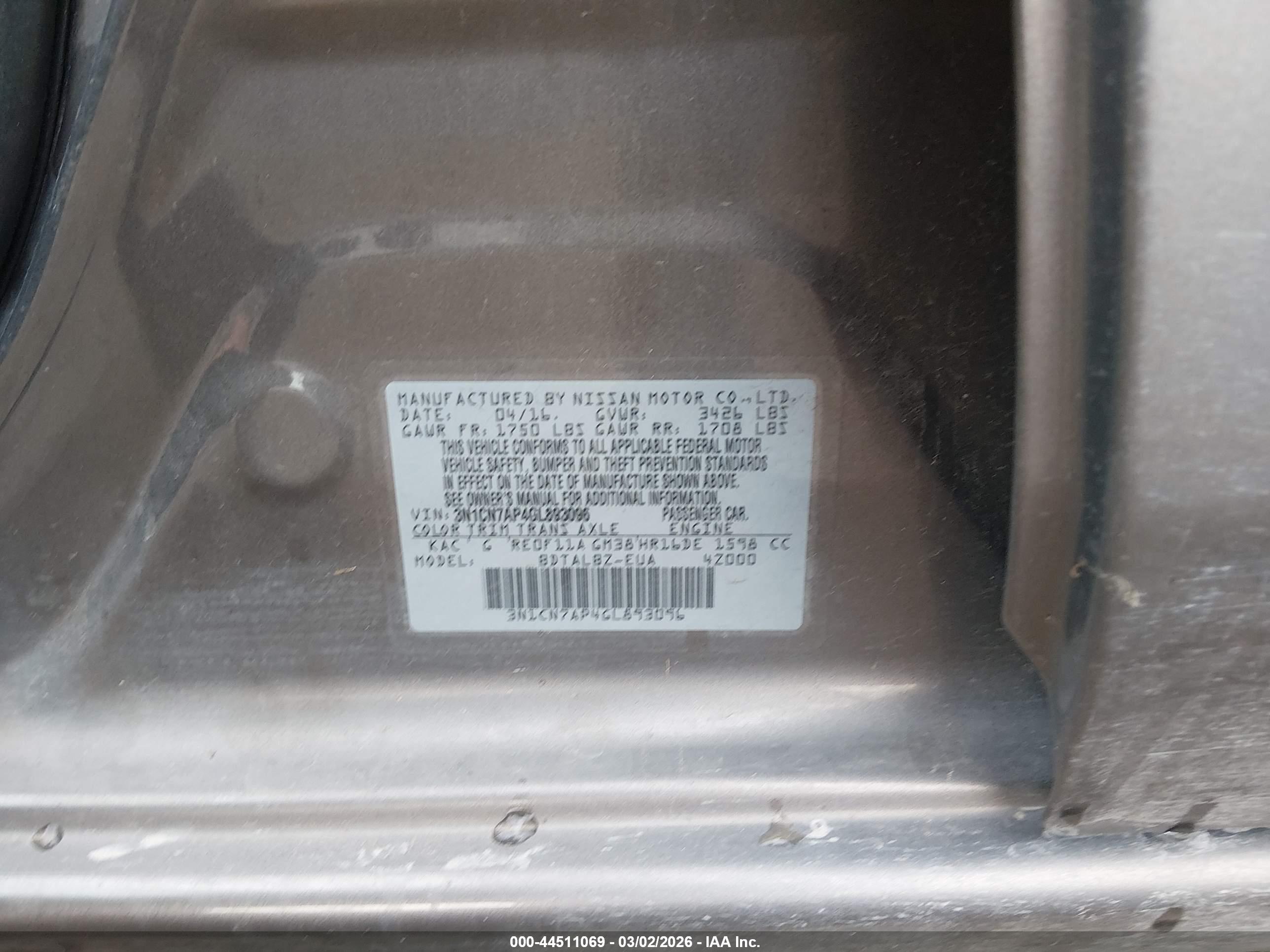 NISSAN VERSA image 9