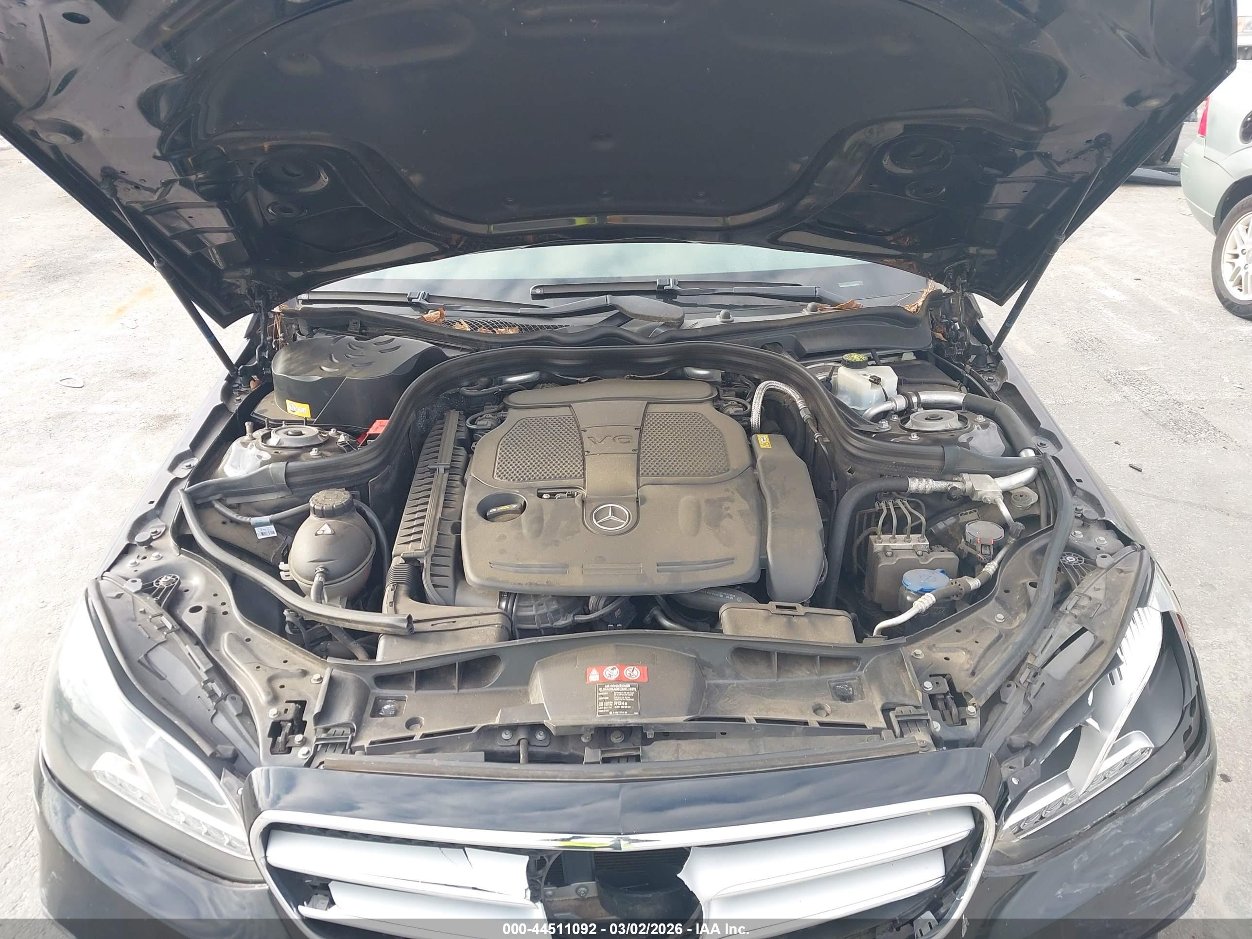 MERCEDES-BENZ E image 10