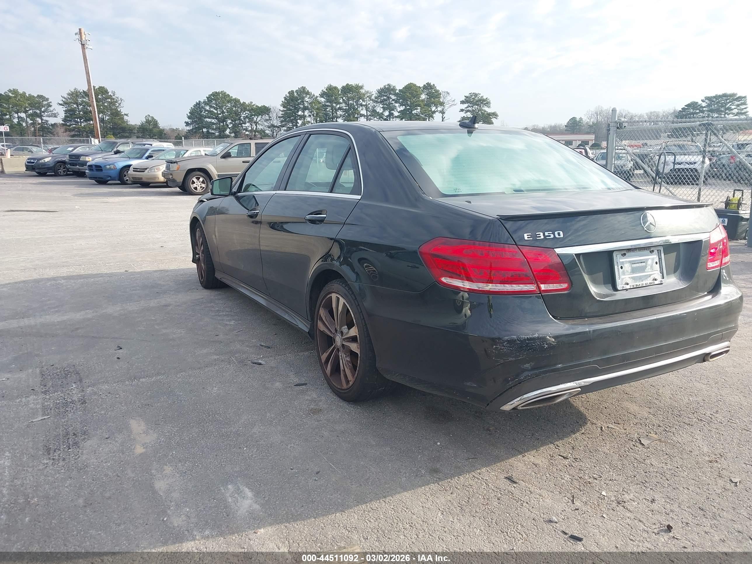 MERCEDES-BENZ E image 3