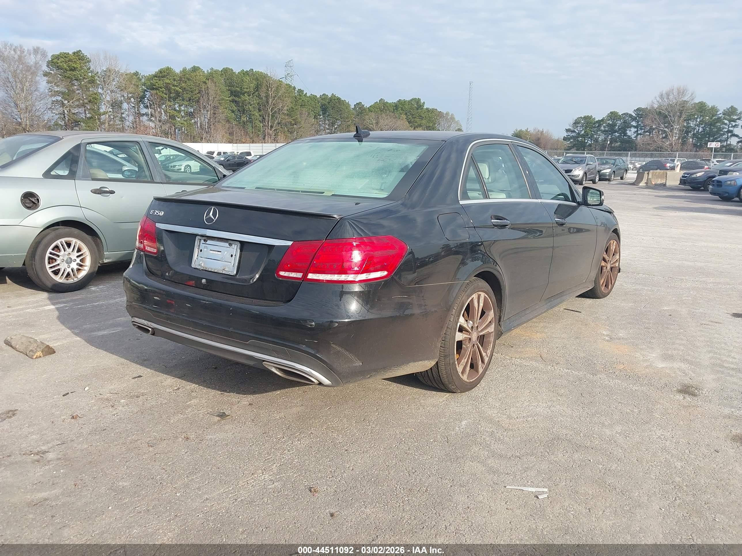 MERCEDES-BENZ E image 4