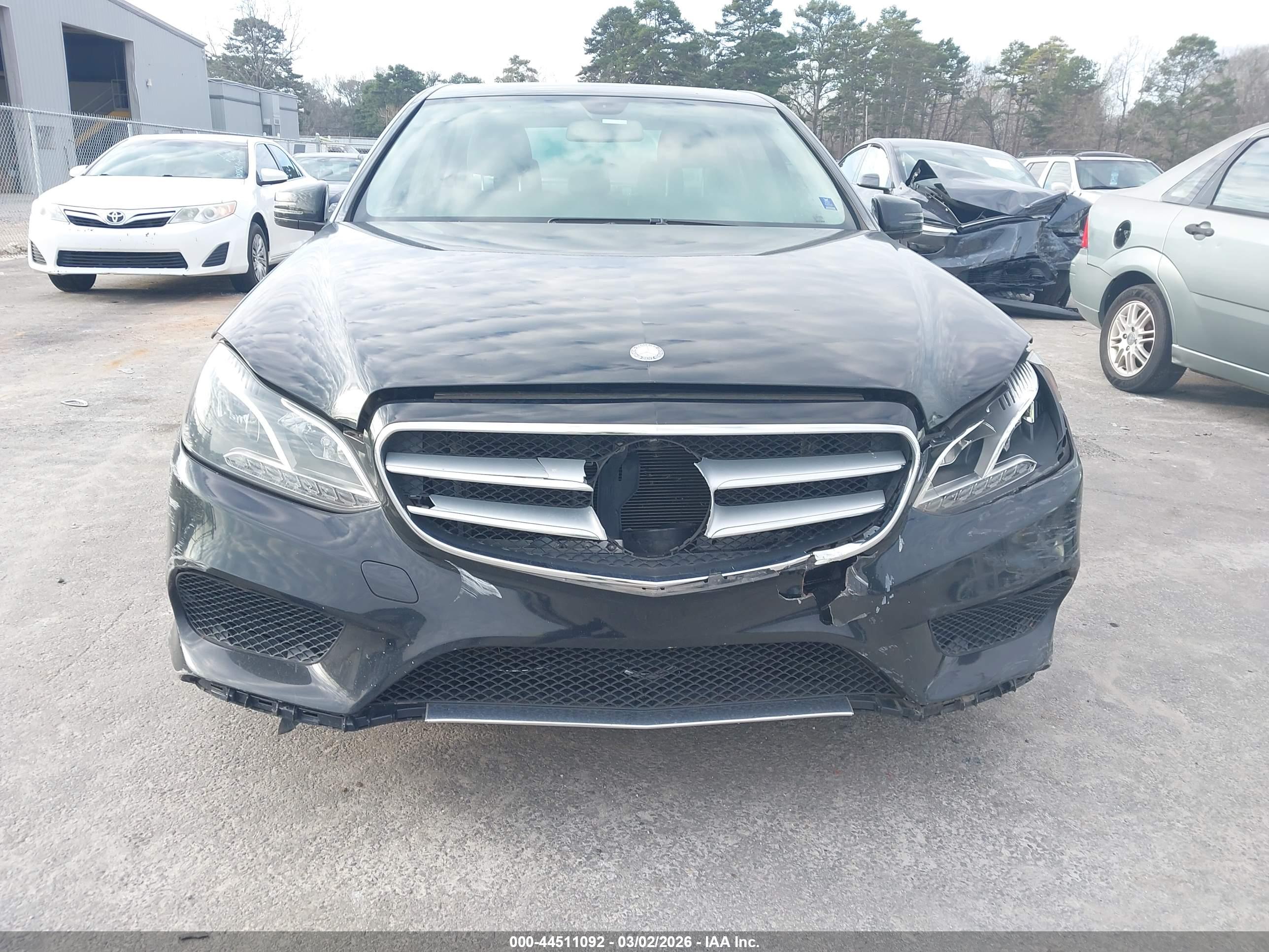 MERCEDES-BENZ E image 6